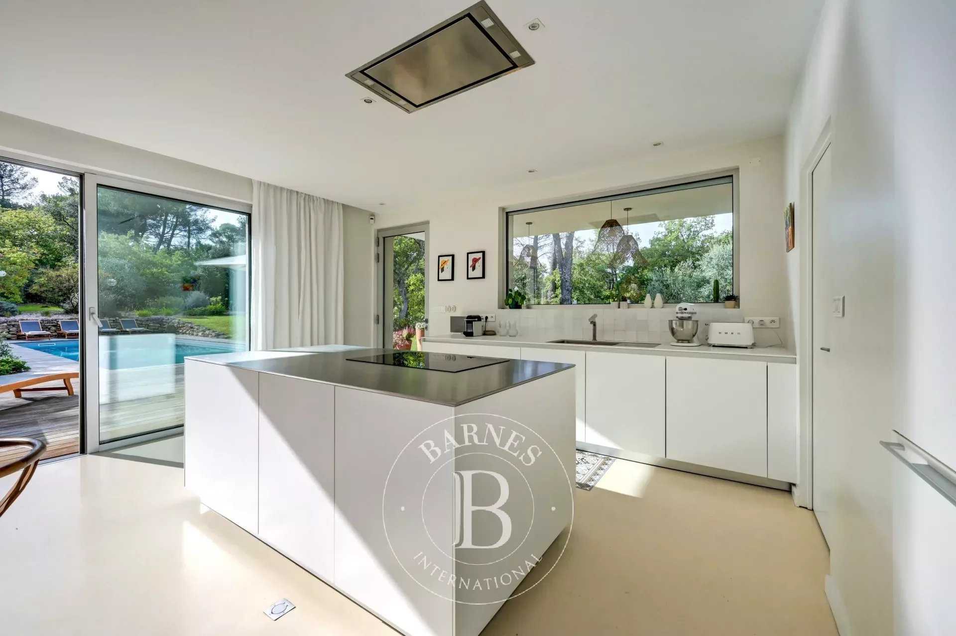 Aix-en-Provence  - House 6 Bedrooms