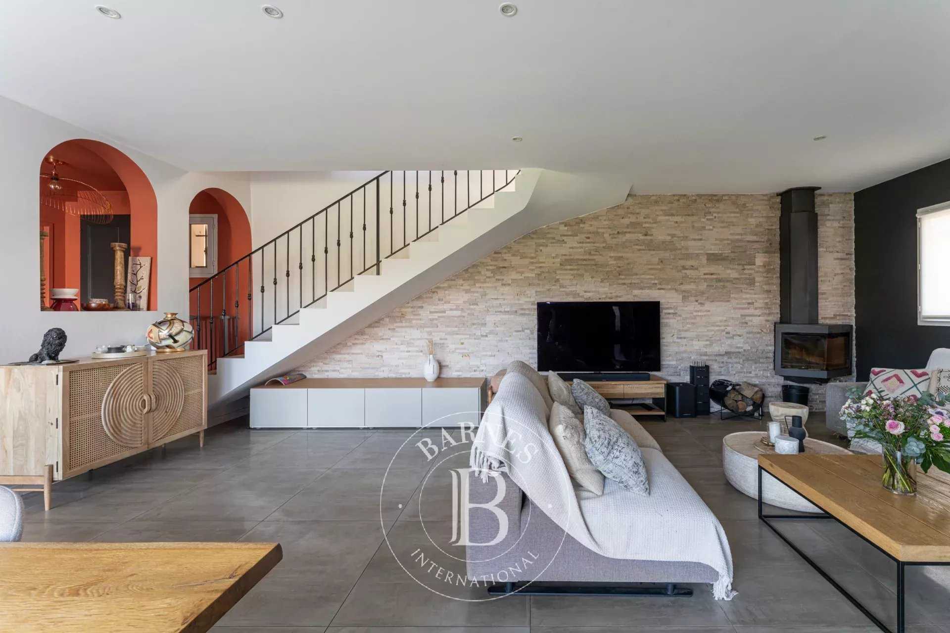 Cabriès  - Maison 6 Pi&egrave;ces 4 Chambres