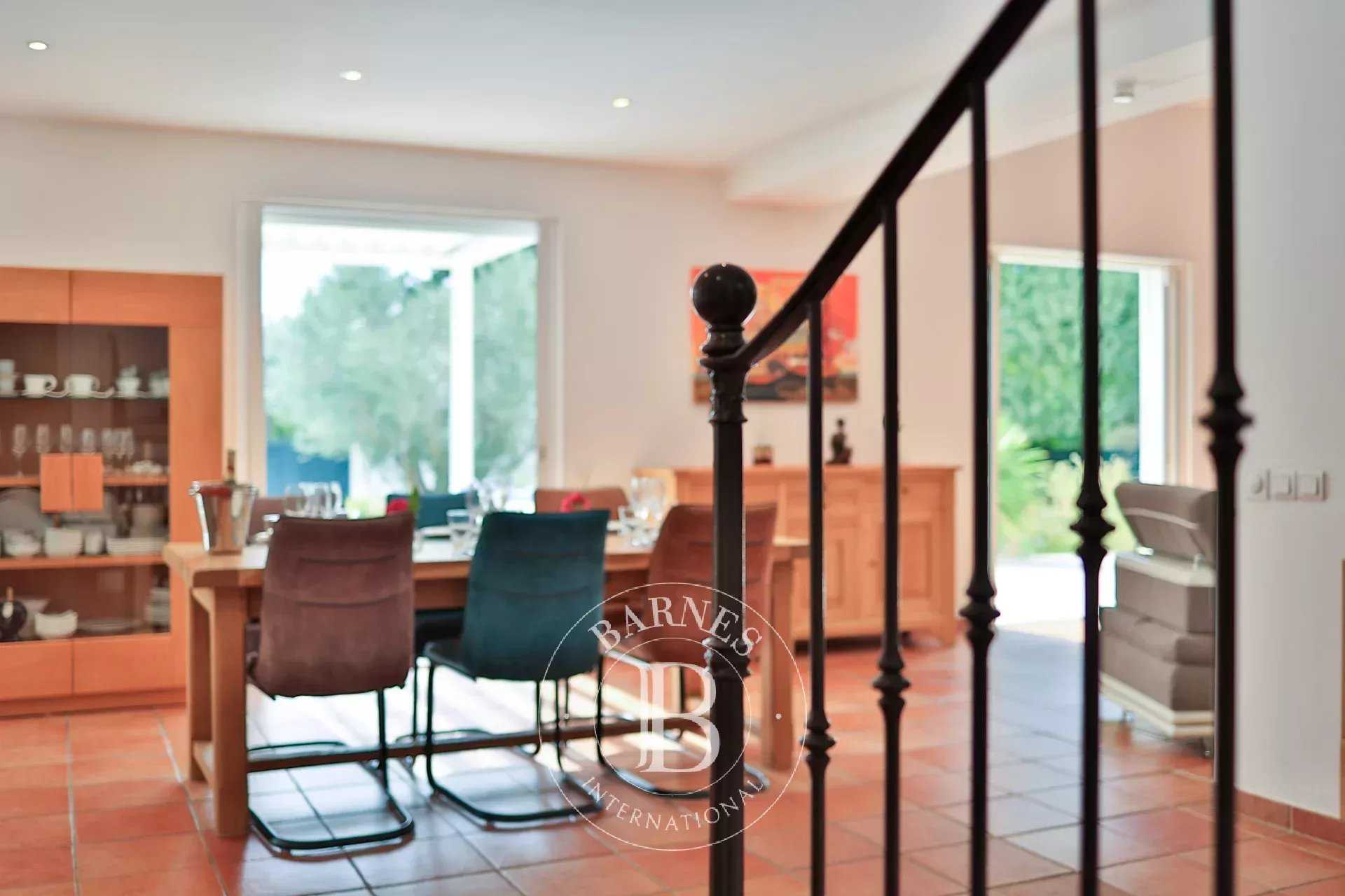 Aix-en-Provence  - Maison 7 Pièces 4 Chambres