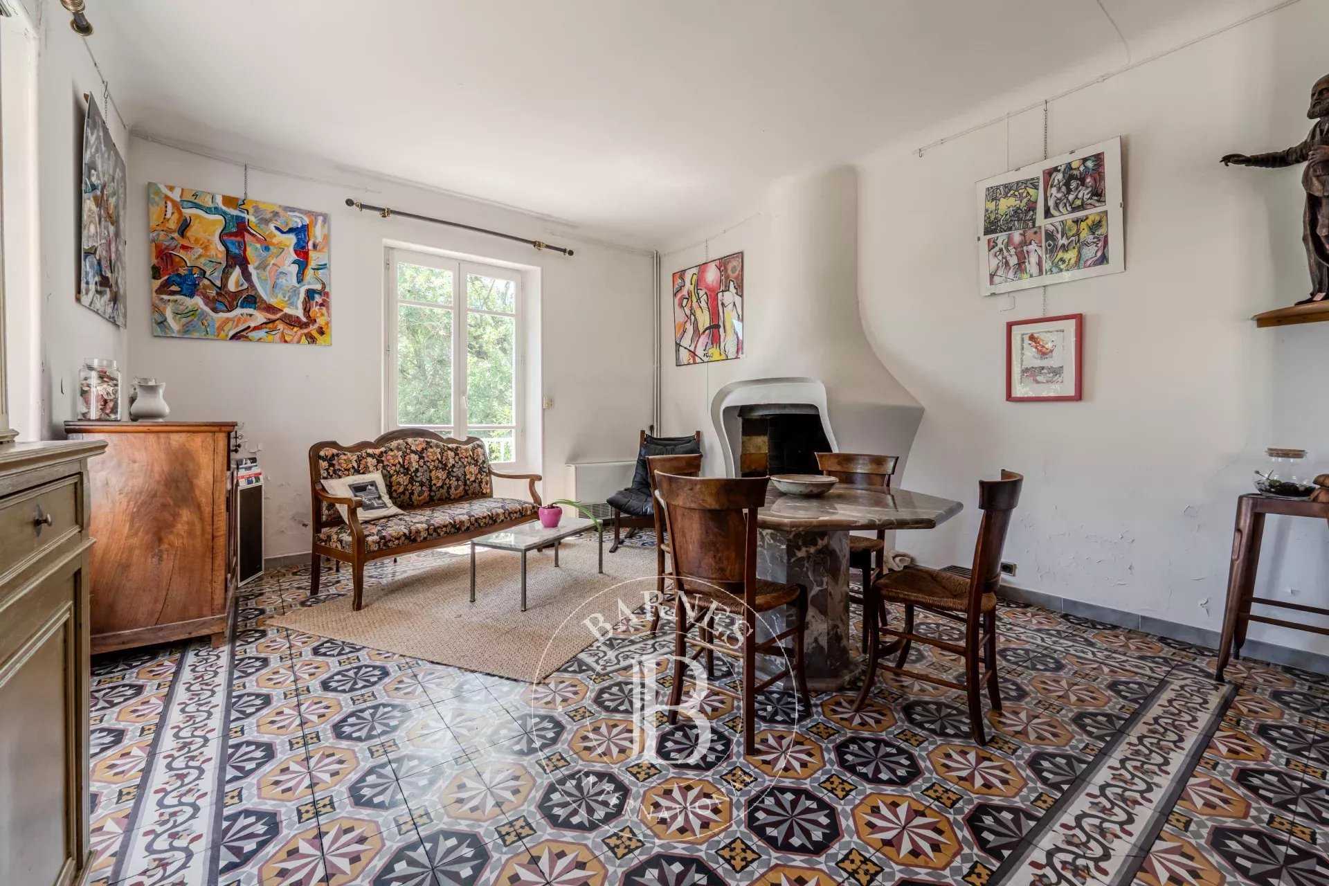 Pierrevert  - Bastide 8 Pi&egrave;ces 5 Chambres