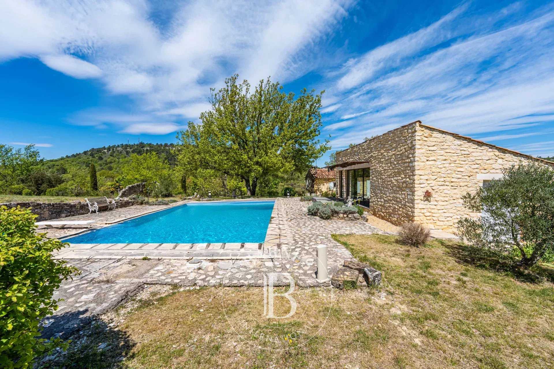 Céreste-en-Luberon  - Mas 7 Pi&egrave;ces 5 Chambres