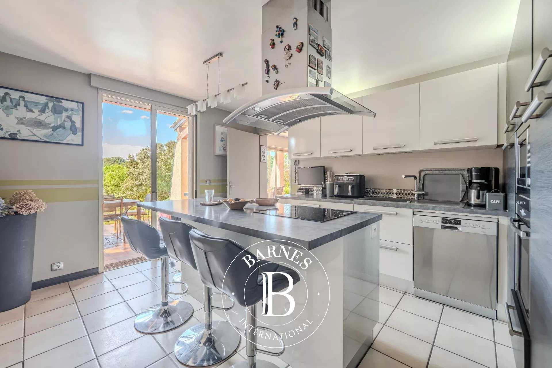 Lambesc  - House 4 Bedrooms