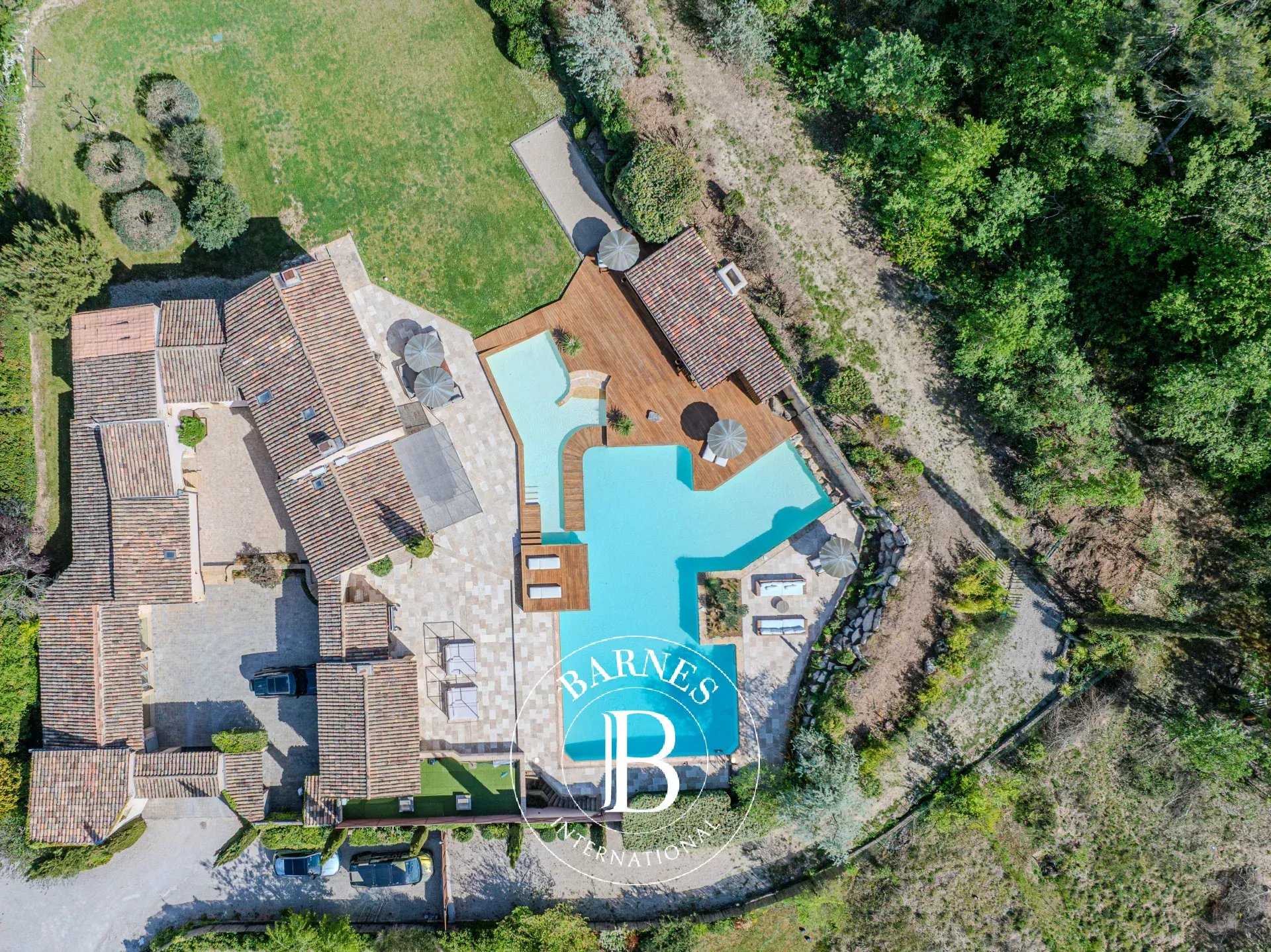 Aix-en-Provence  - Mas 12 Pi&egrave;ces 8 Chambres