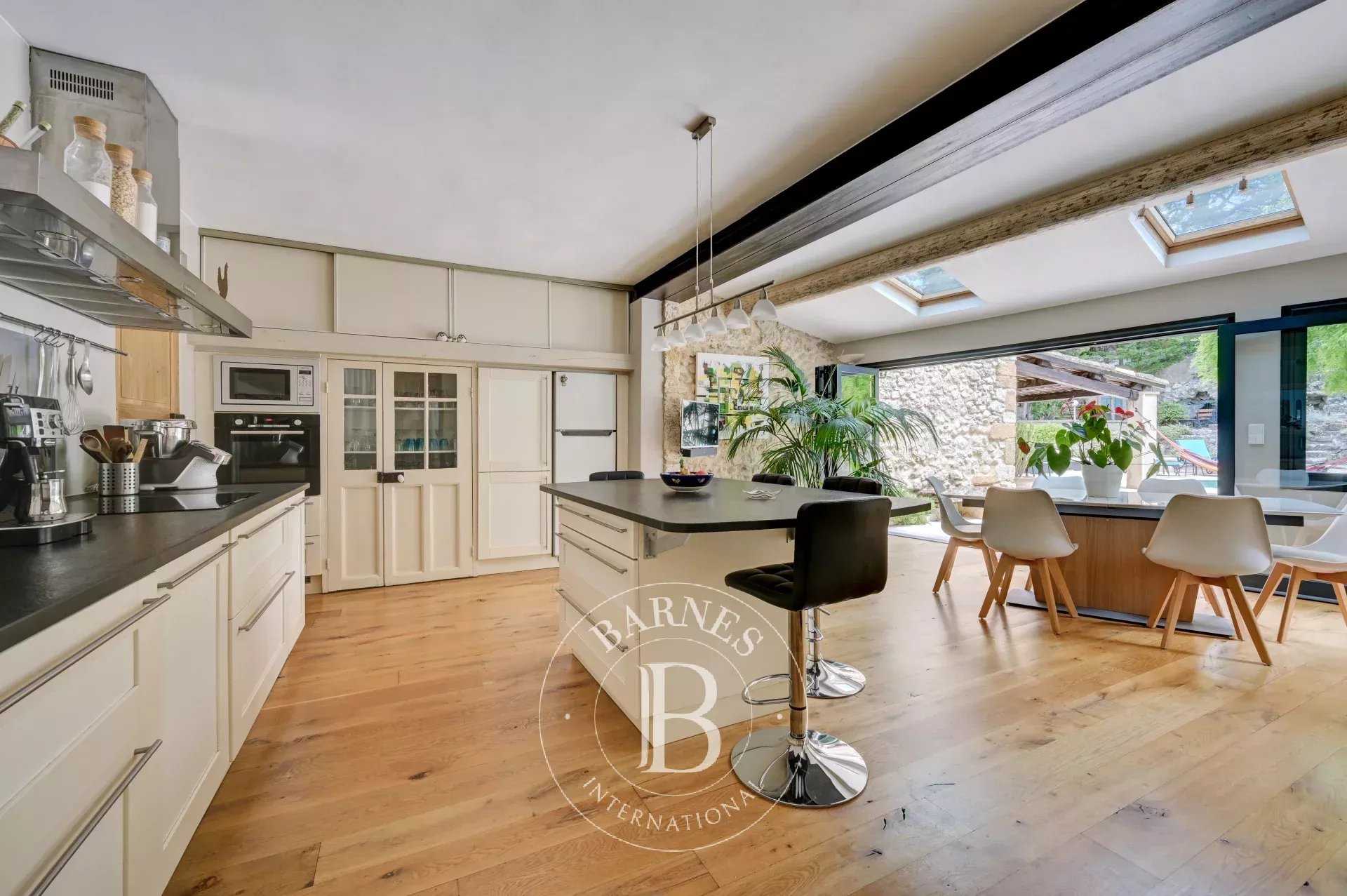 Aix-en-Provence  - House 6 Bedrooms