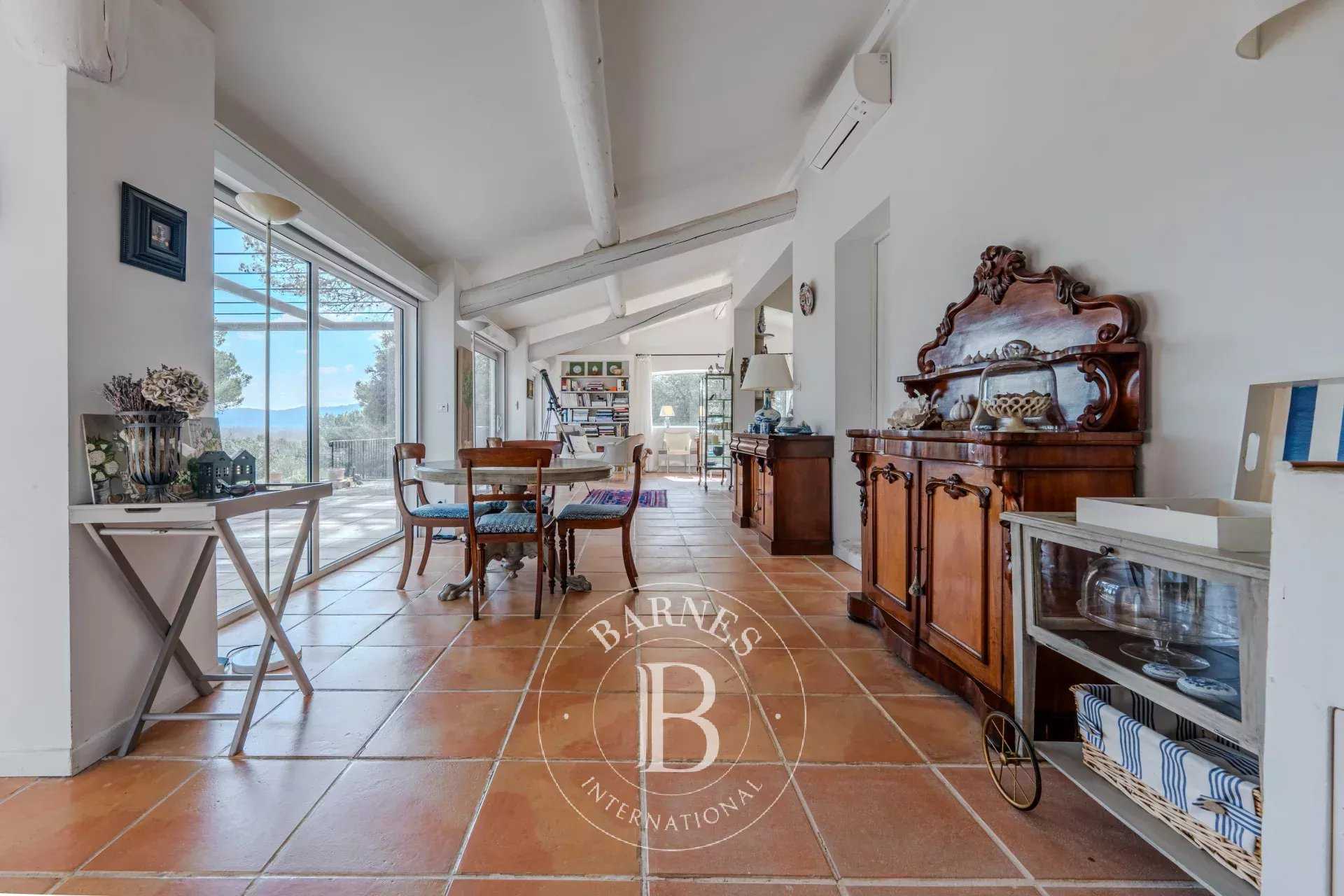 Lourmarin  - Property 5 Bedrooms