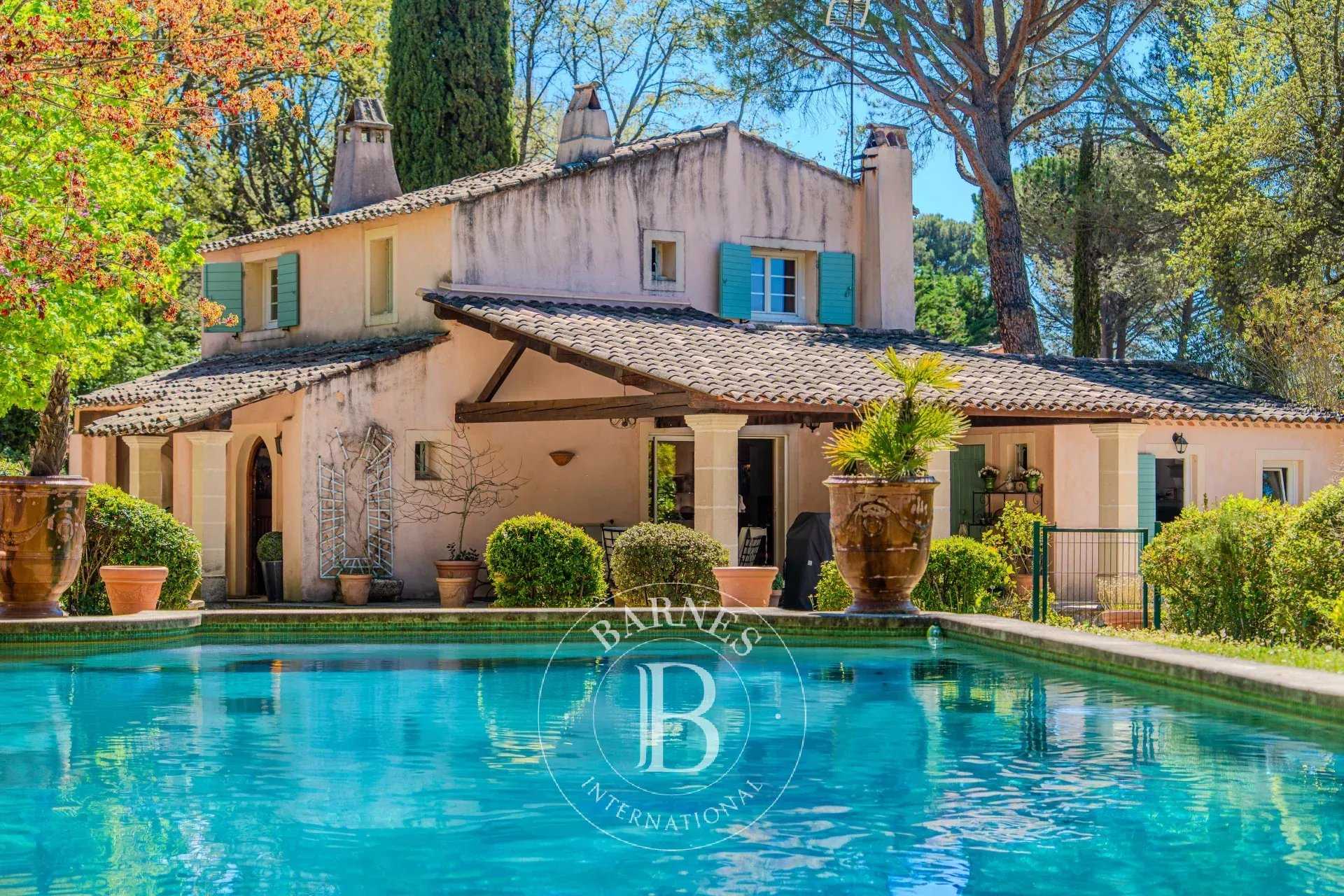 Aix-en-Provence  - House 6 Bedrooms