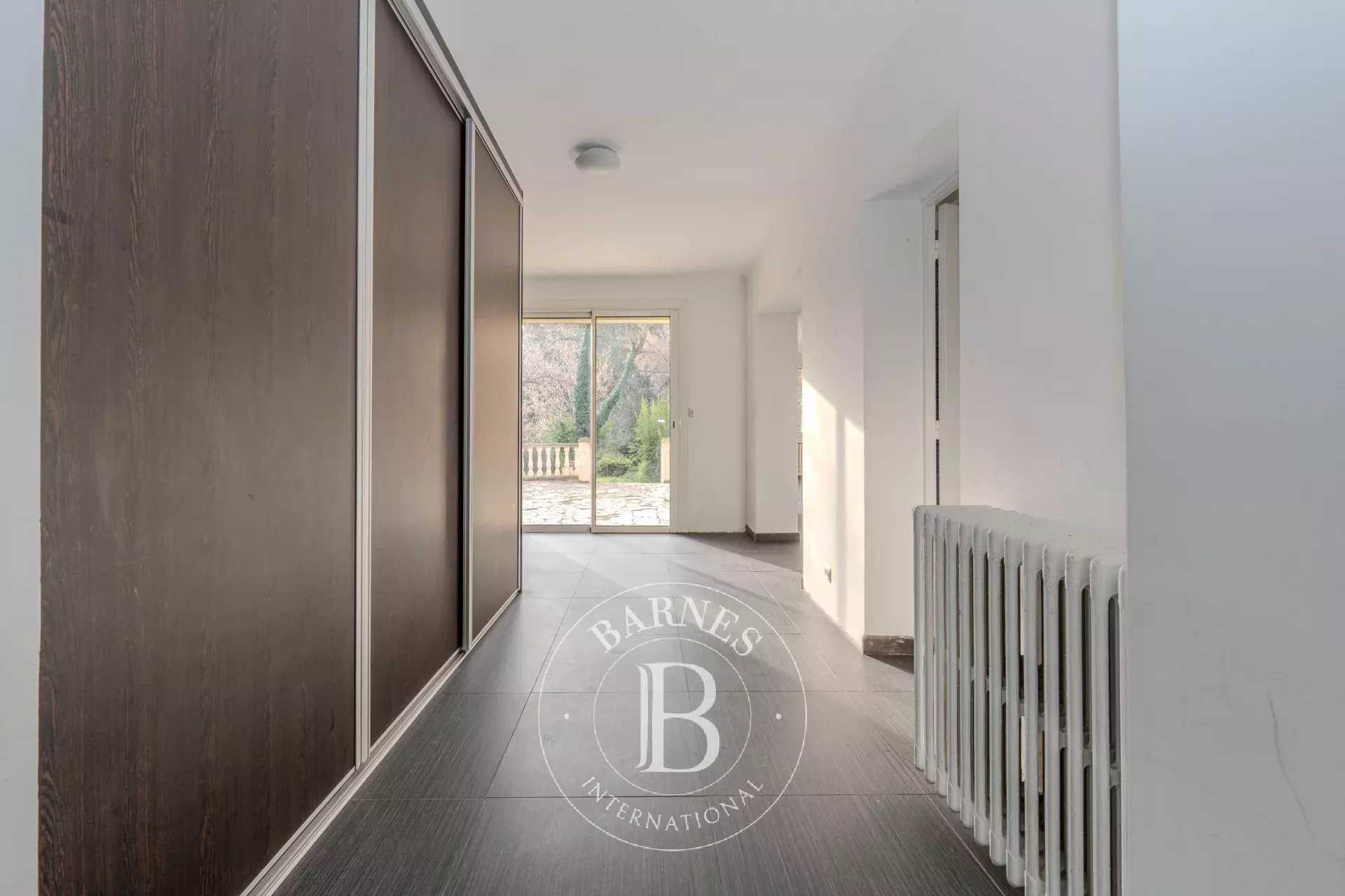 Aix-en-Provence  - House 6 Bedrooms