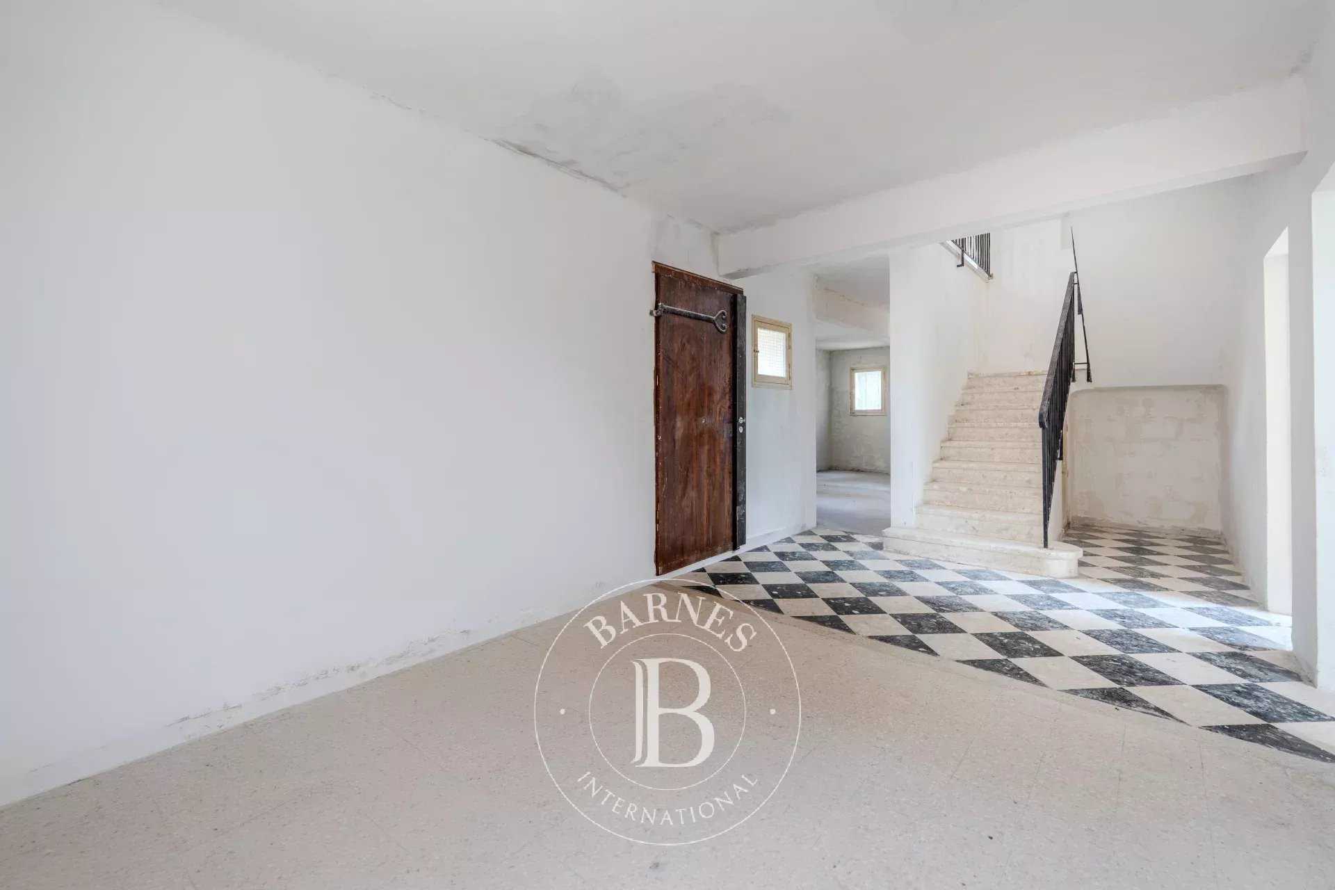 Aix-en-Provence  - Maison 7 Pi&egrave;ces 4 Chambres