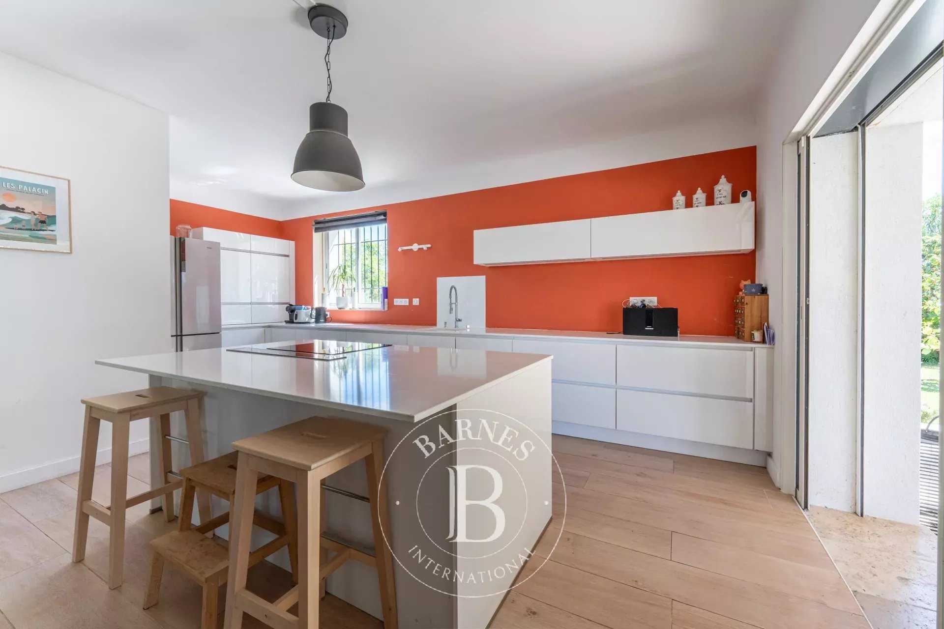 Aix-en-Provence  - House 4 Bedrooms