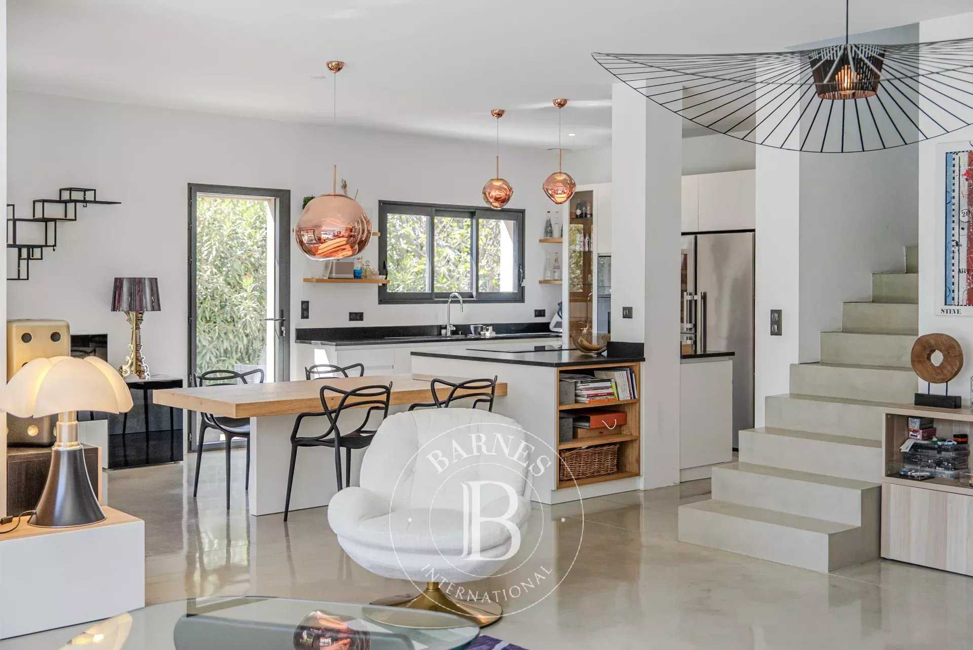 Aix-en-Provence  - House 4 Bedrooms