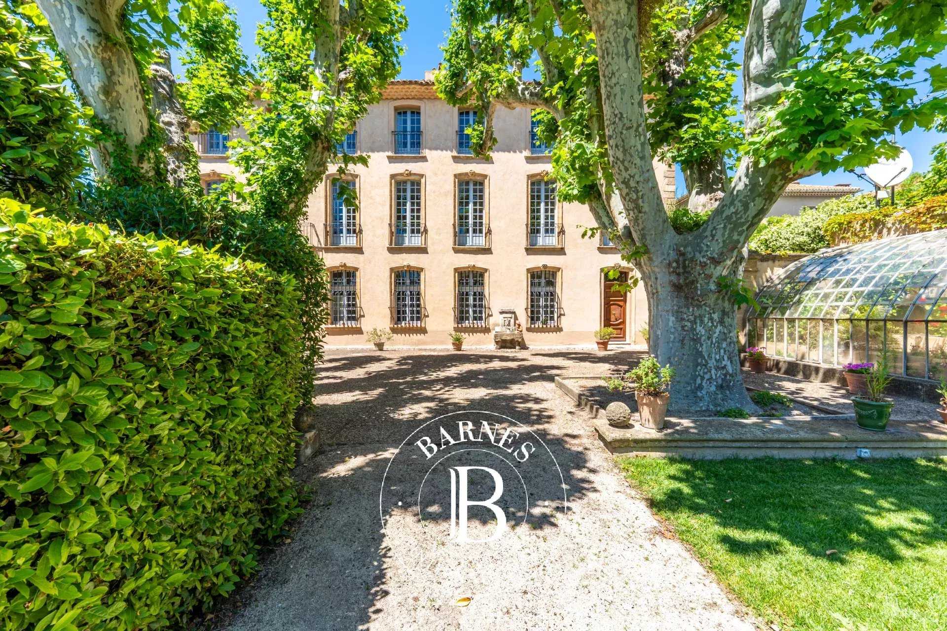 Aix-en-Provence  - Bastide 49 Pi&egrave;ces 8 Chambres