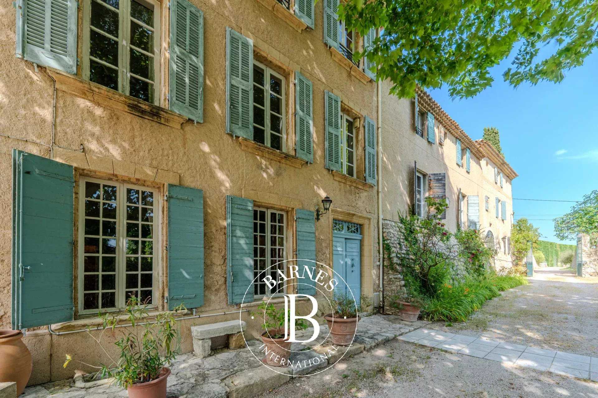 Aix-en-Provence  - Maison 15 Pi&egrave;ces 13 Chambres