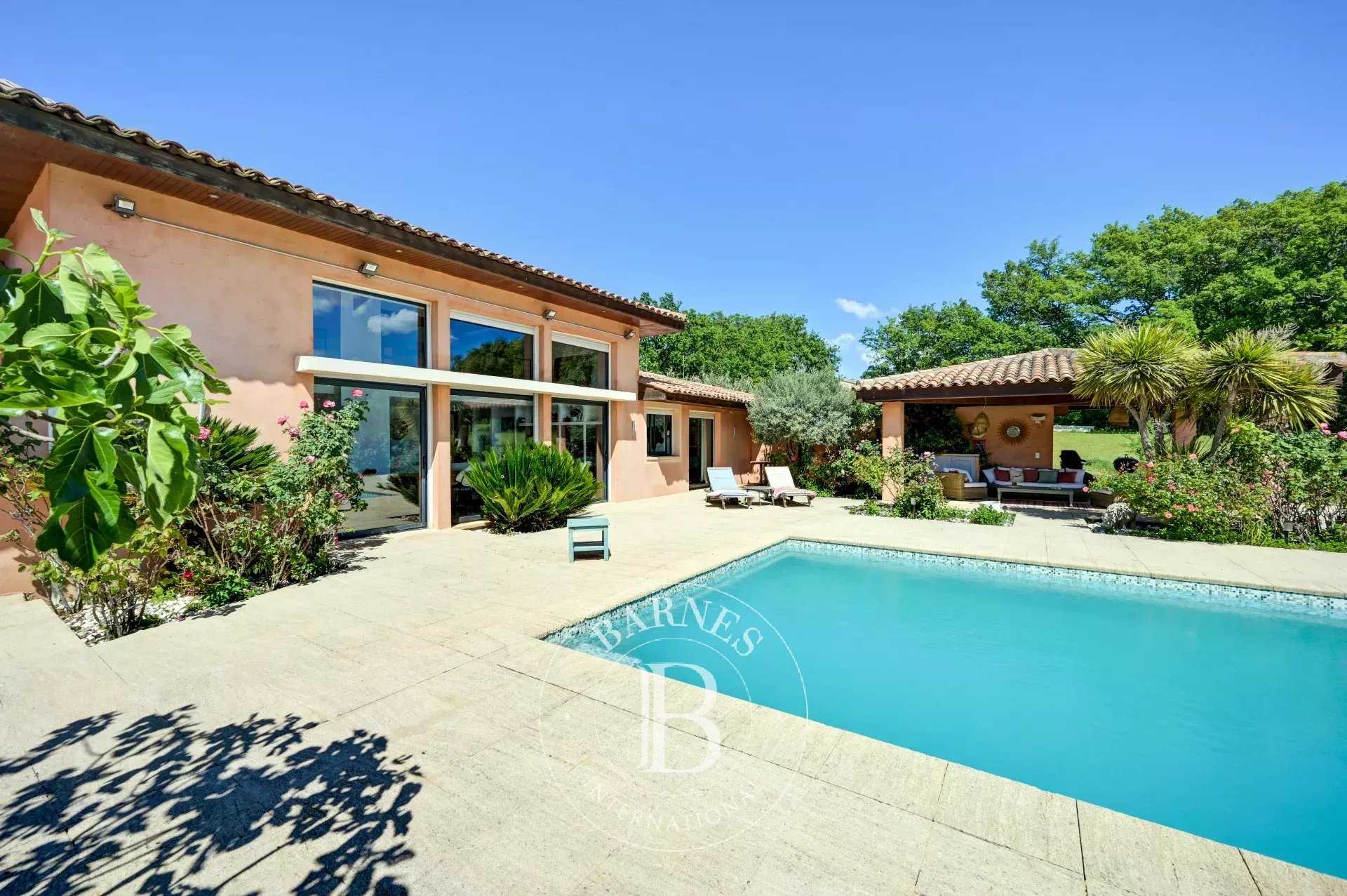 Aix-en-Provence  - Maison 5 Pièces 4 Chambres