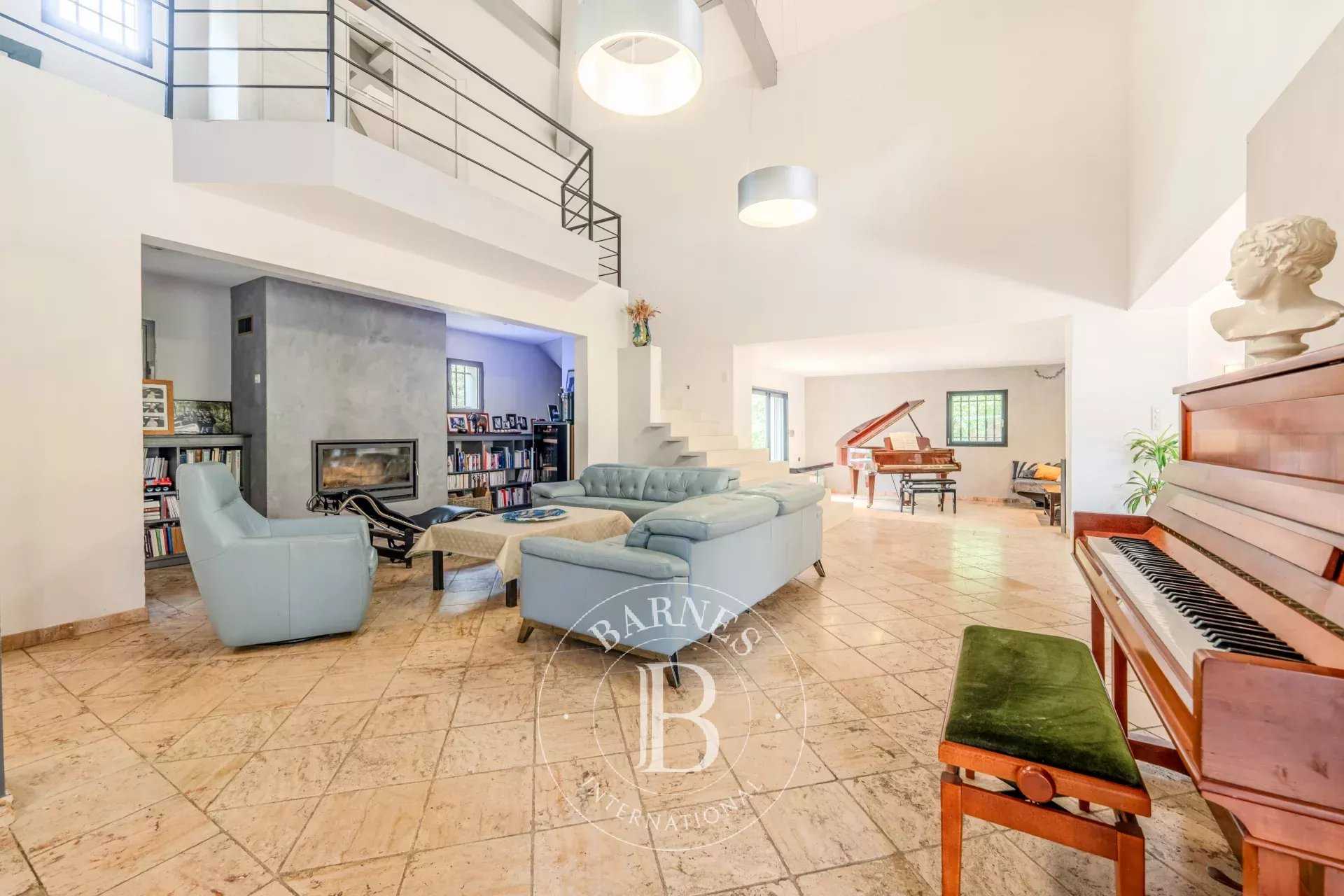 Aix-en-Provence  - House 6 Bedrooms