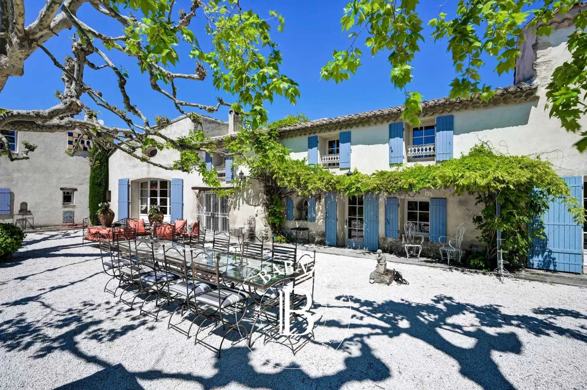 Aix-en-Provence  - Propriété 22 Pi&egrave;ces 11 Chambres