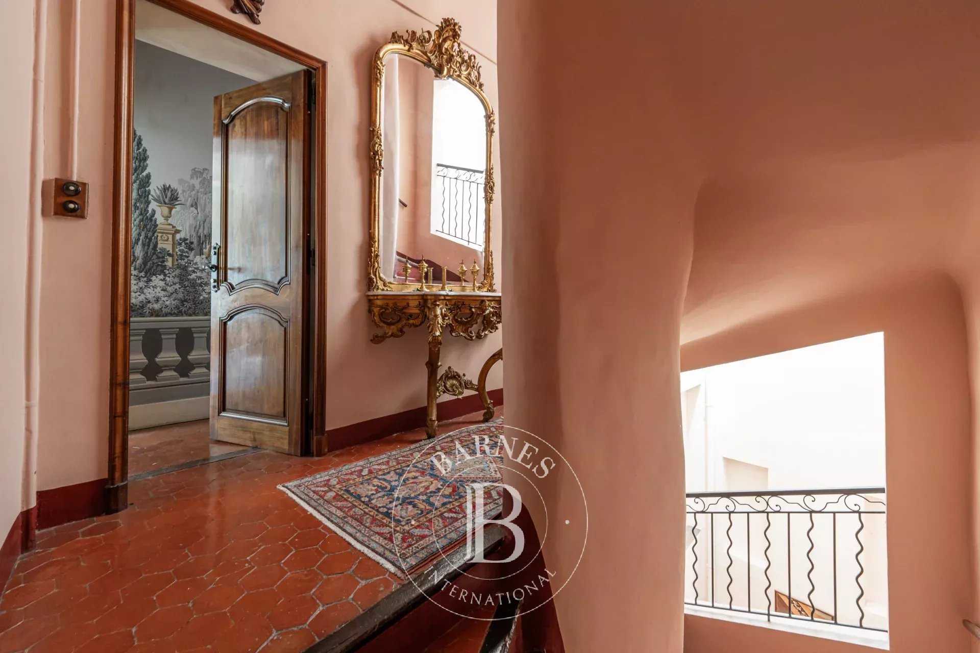 Aix-en-Provence  - Maison de ville 15 Pi&egrave;ces 10 Chambres