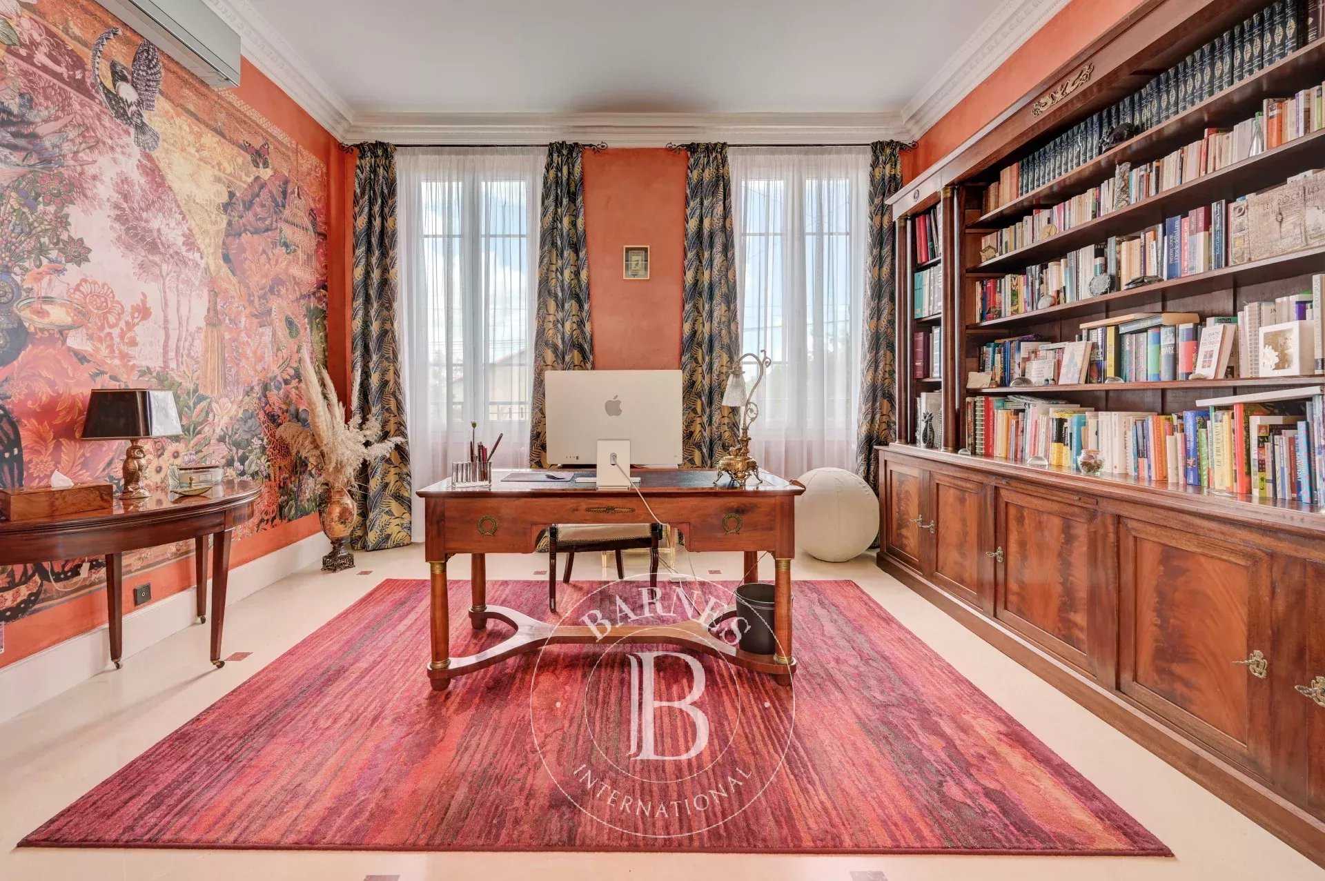 Aix-en-Provence  - House 6 Bedrooms