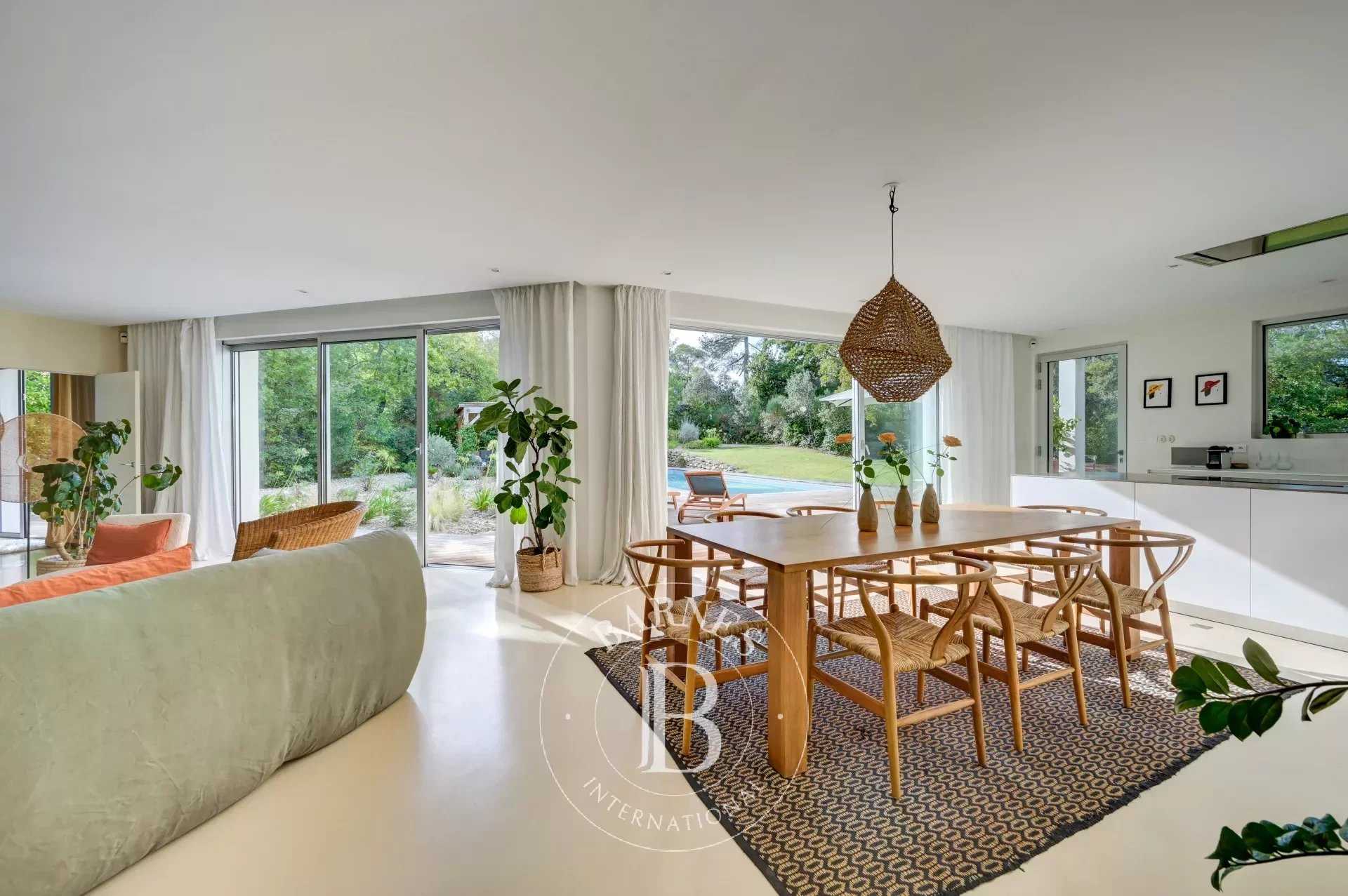 Aix-en-Provence  - House 6 Bedrooms