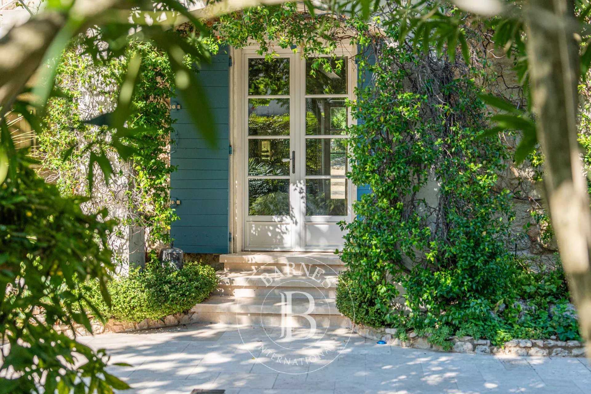 Aix-en-Provence  - House 6 Bedrooms