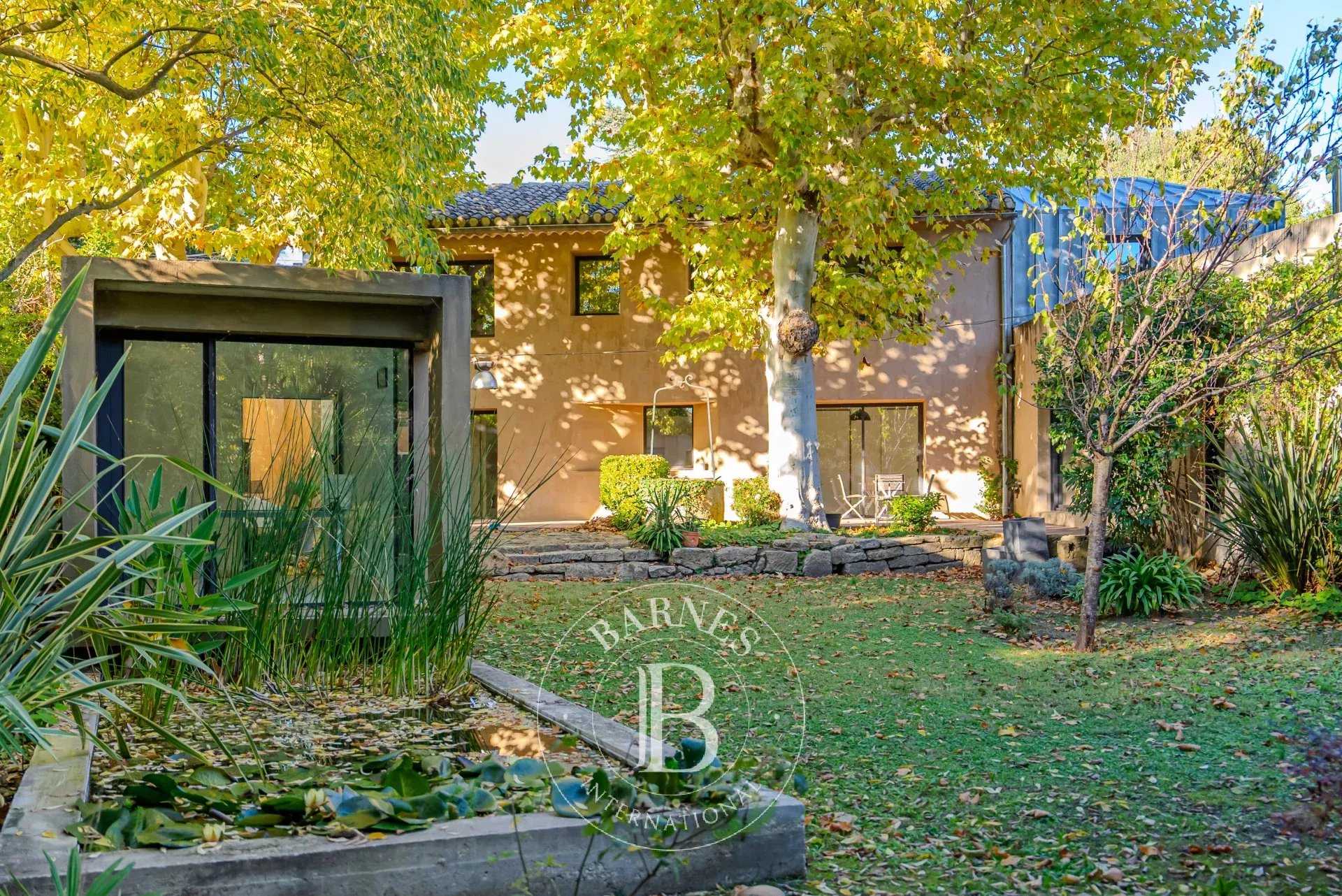 Aix-en-Provence  - Maison 7 Pièces 4 Chambres