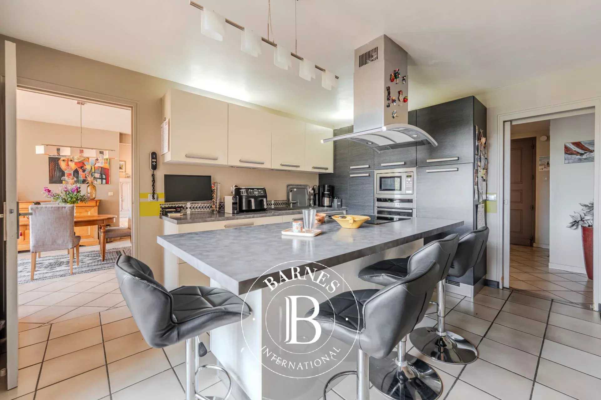 Lambesc  - House 4 Bedrooms