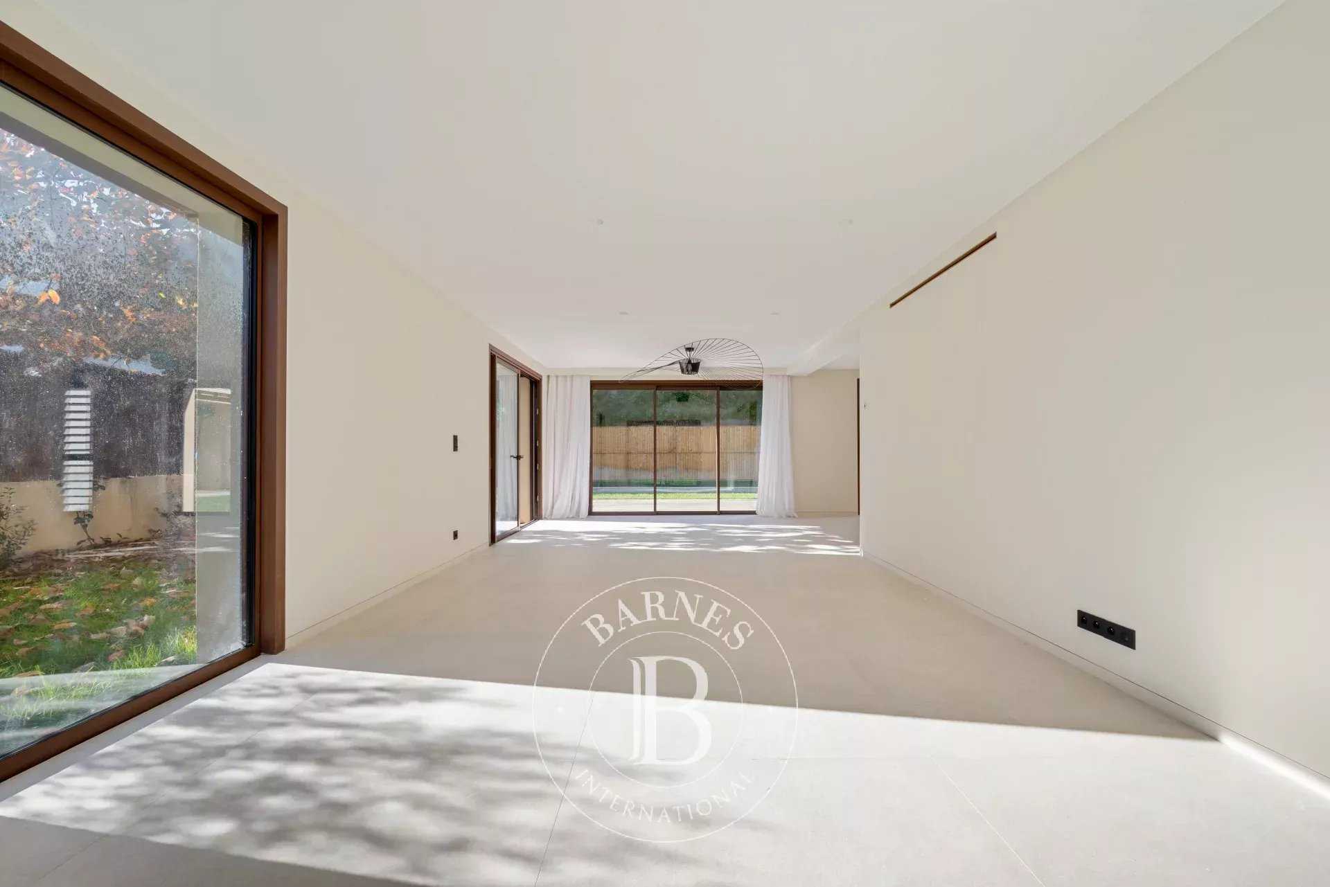 Aix-en-Provence  - Maison 7 Pièces 5 Chambres