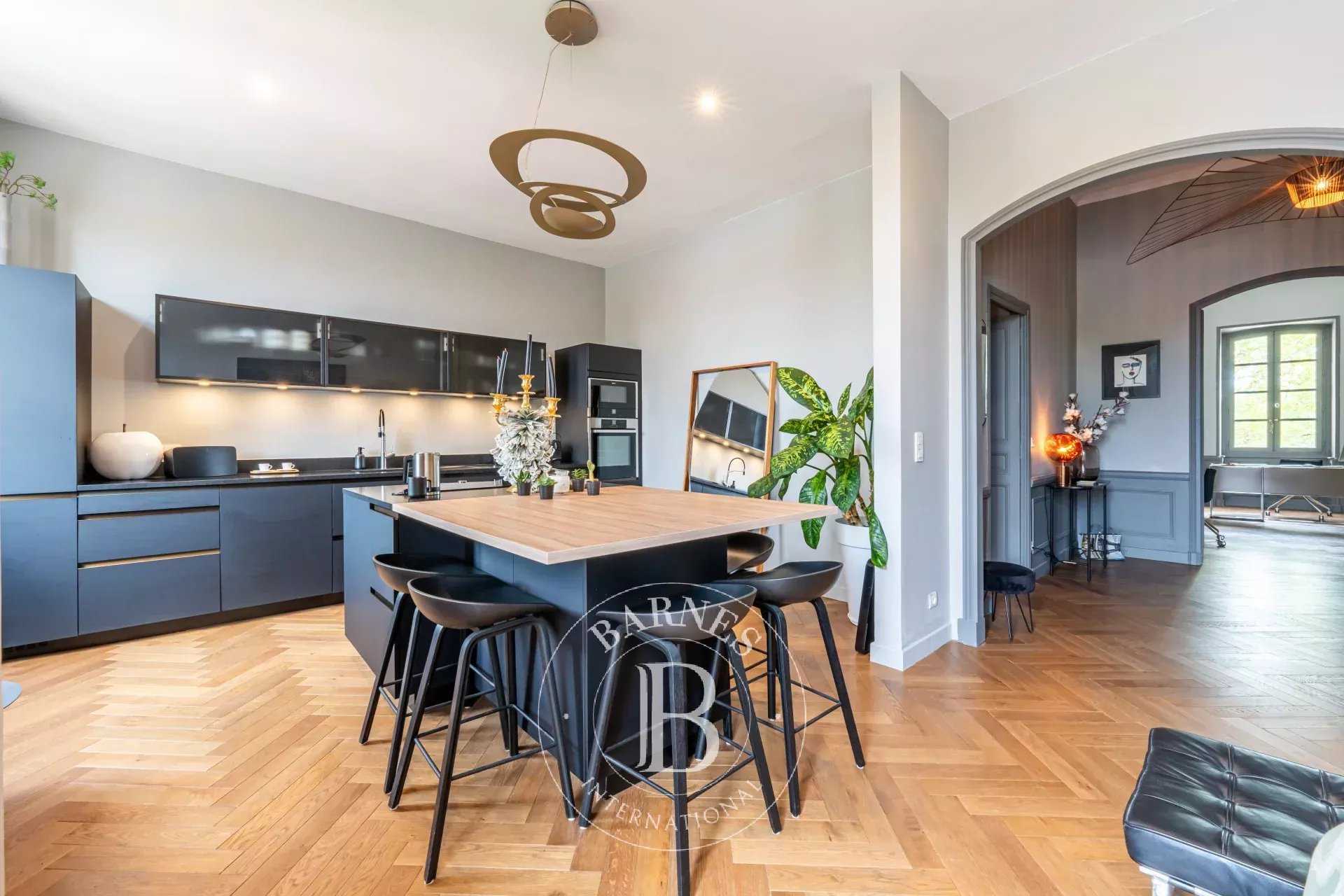 Aix-en-Provence  - Appartement 5 Pièces 2 Chambres
