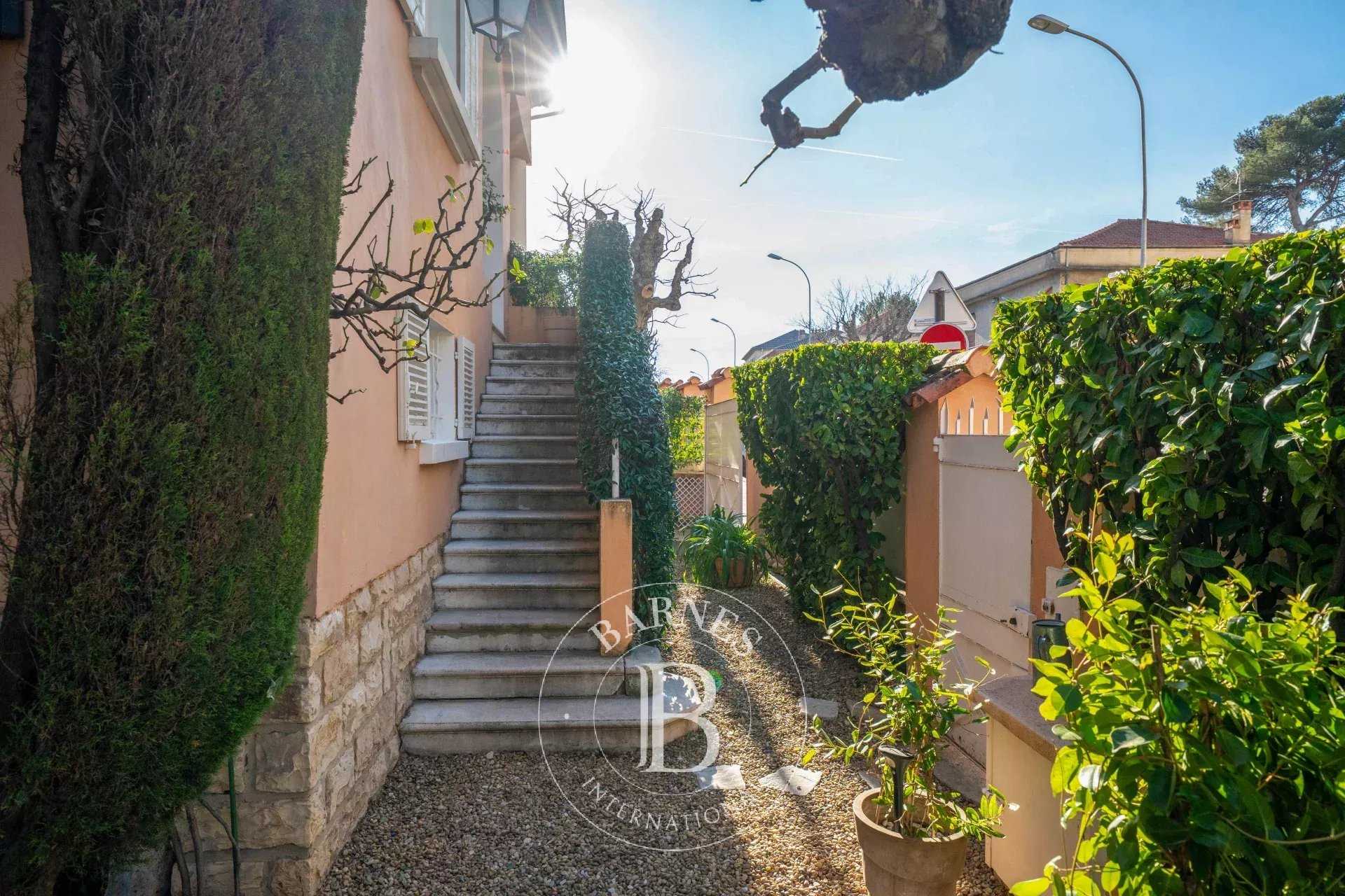 Aix-en-Provence  - Townhouse 6 Bedrooms