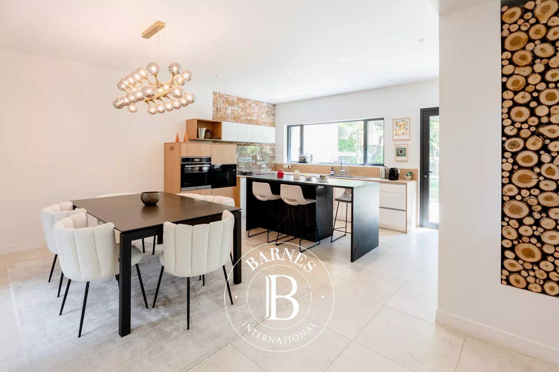 Aix-en-Provence  - House 5 Bedrooms
