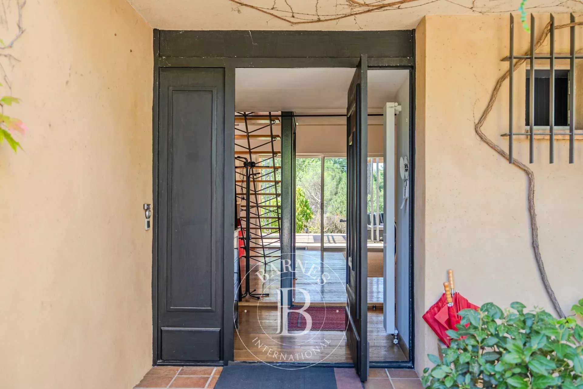 La Tour-d'Aigues  - Property 1 Bedroom