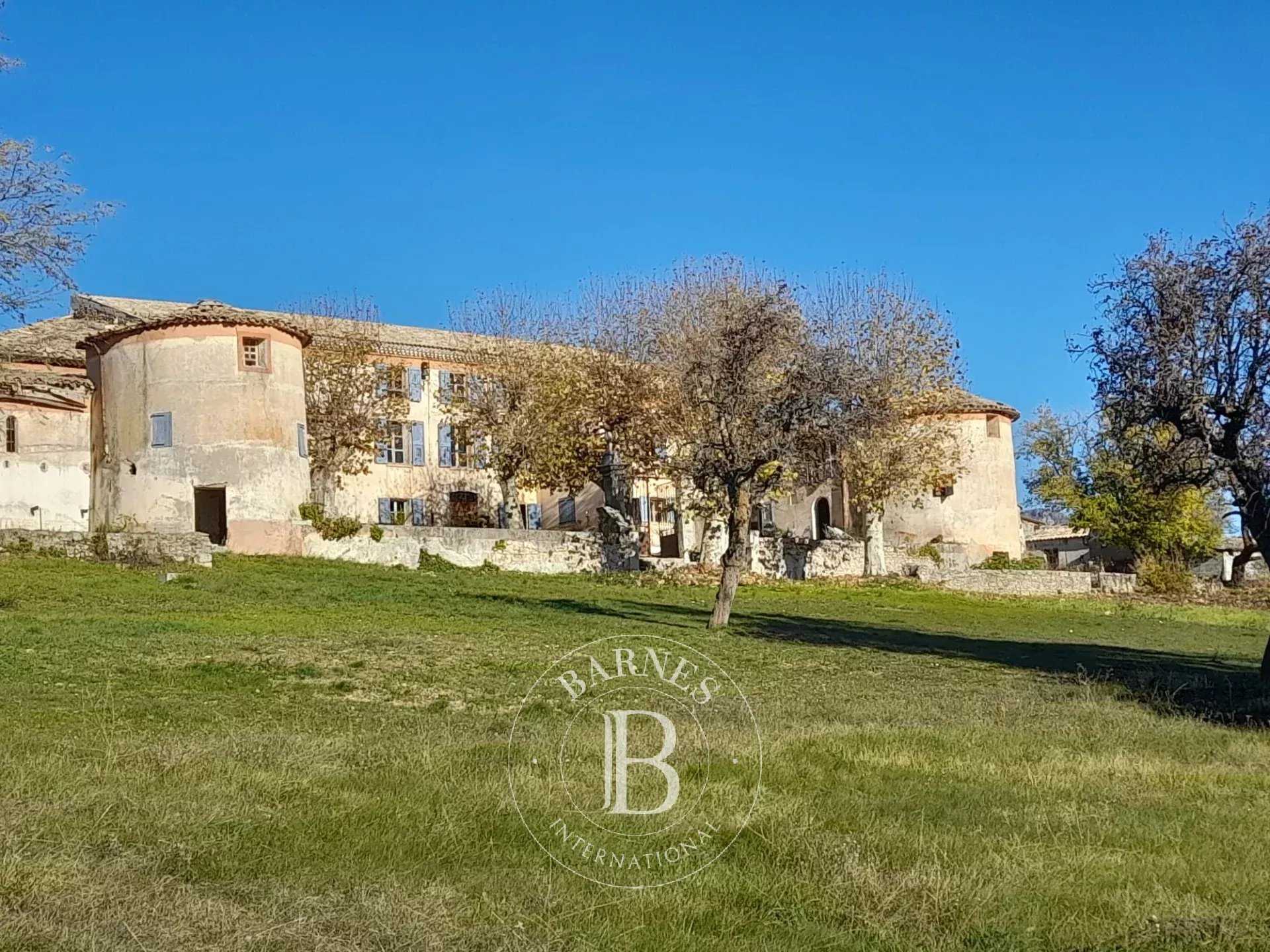 Digne-les-Bains  - Property 6 Bedrooms