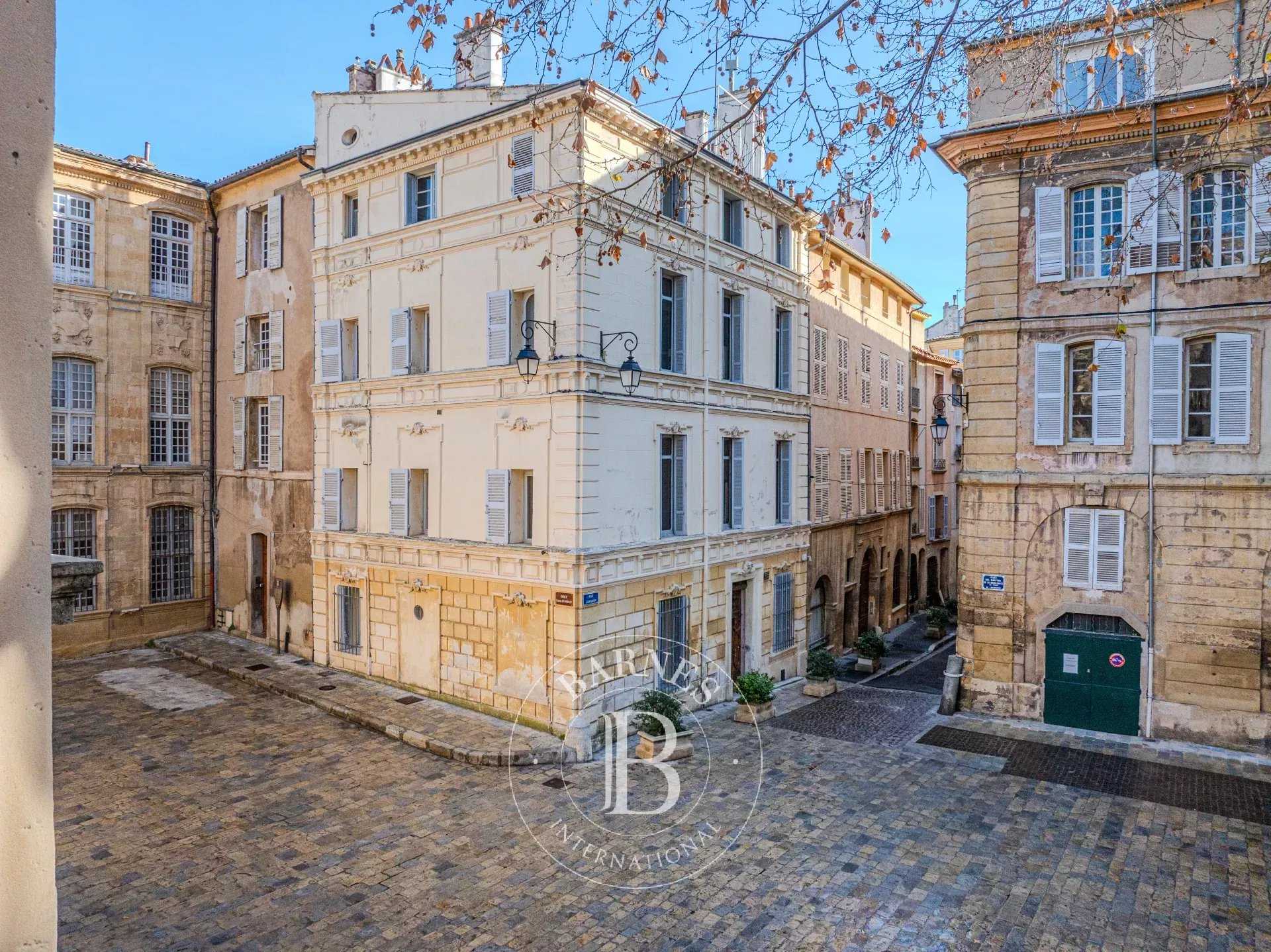 Aix-en-Provence  - Maison de ville 15 Pi&egrave;ces 10 Chambres