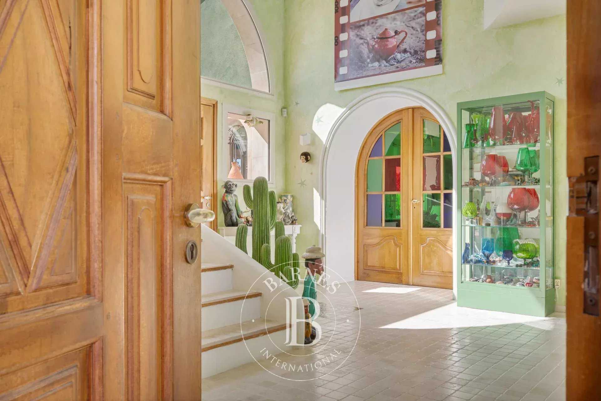 Aix-en-Provence  - Property 6 Bedrooms