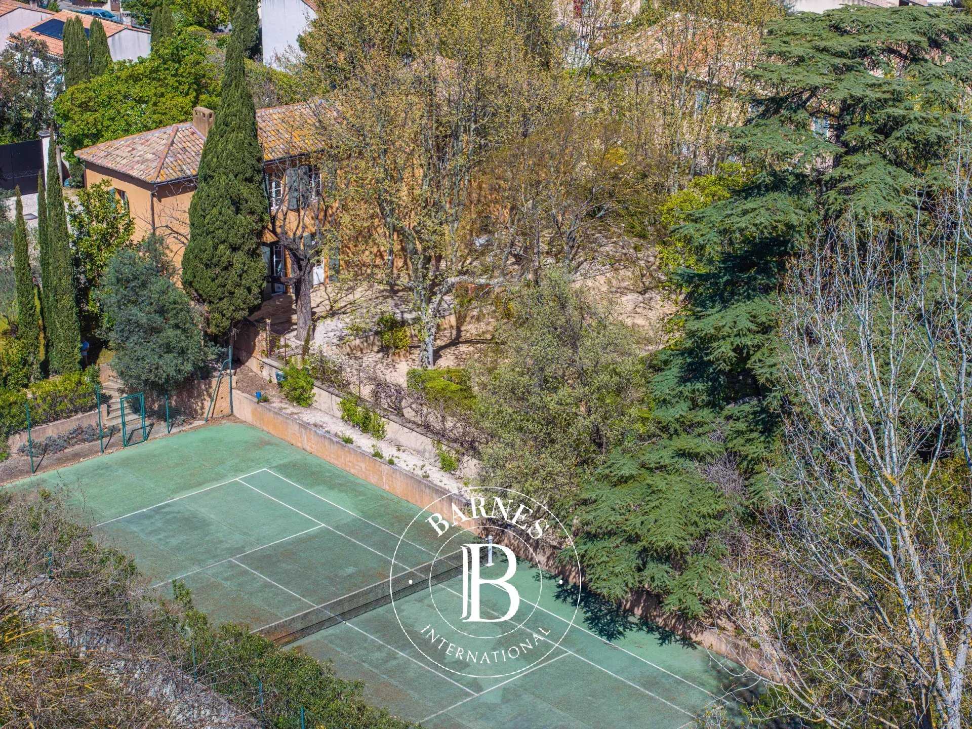 Aix-en-Provence  - Property 