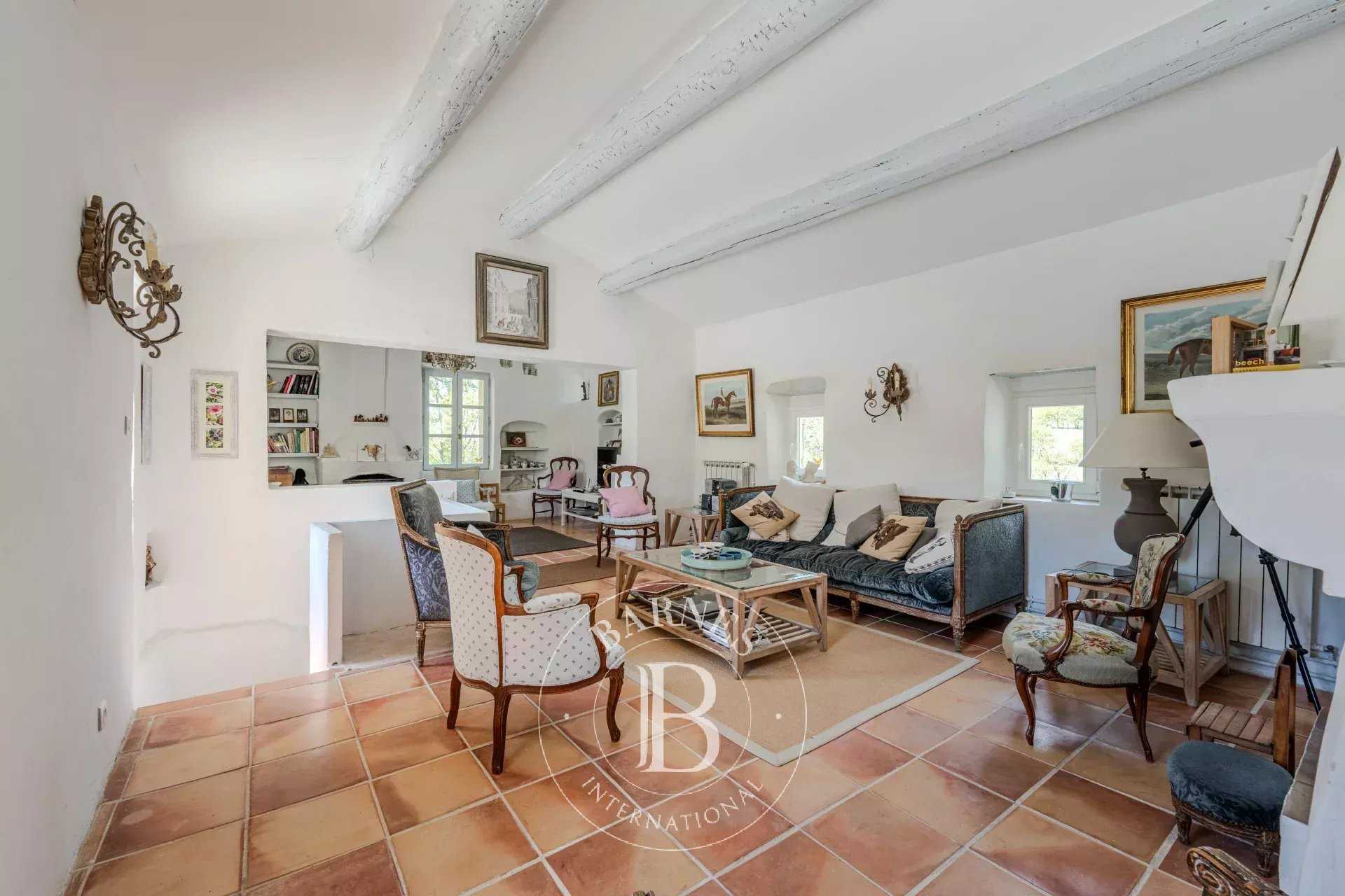 Céreste-en-Luberon  - Maison 7 Pi&egrave;ces 5 Chambres