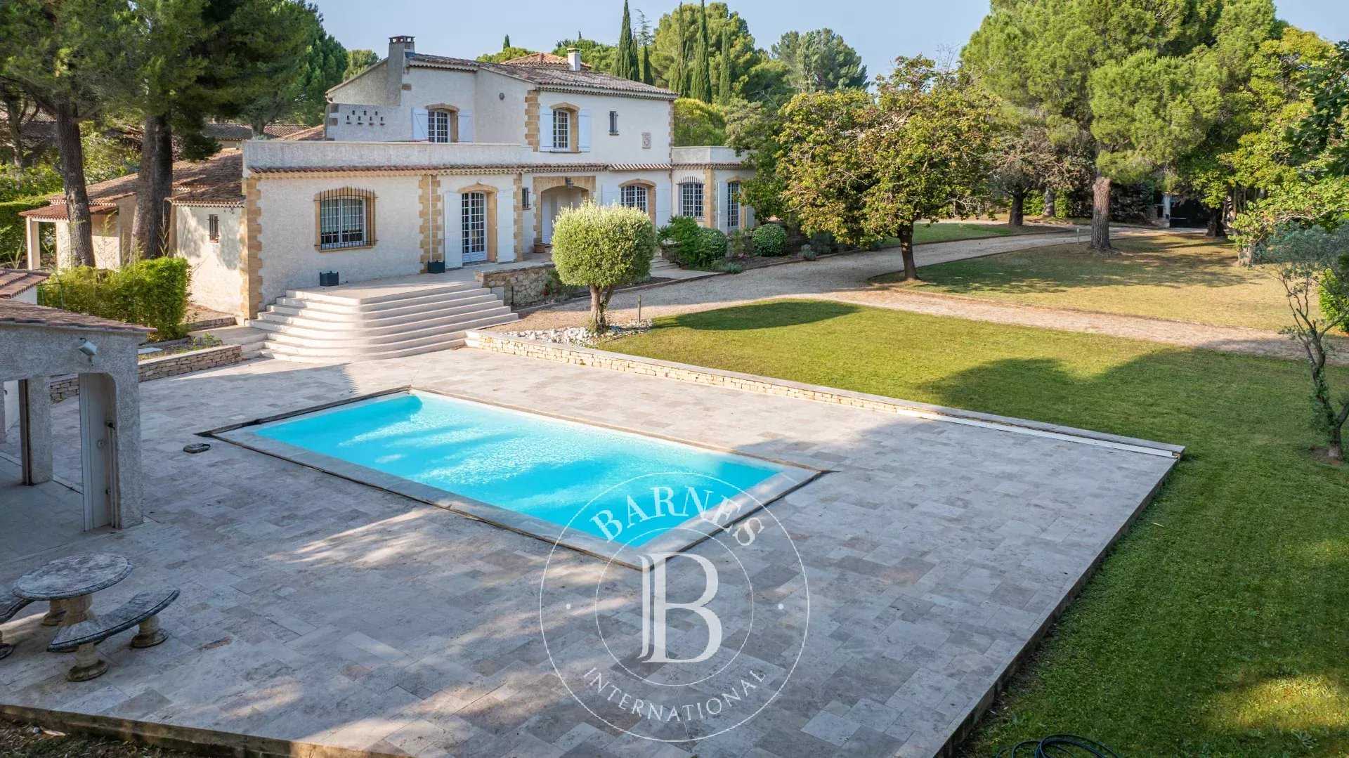 Maison Aix-en-Provence  -  ref 85992147 (picture 1)