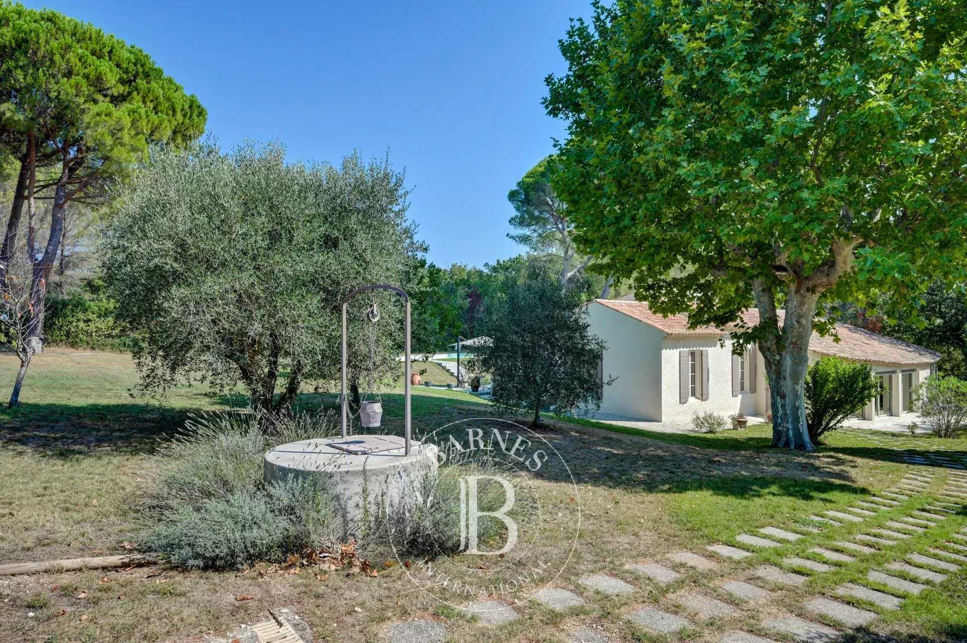House Aix-en-Provence  -  ref 85901953 (picture 1)
