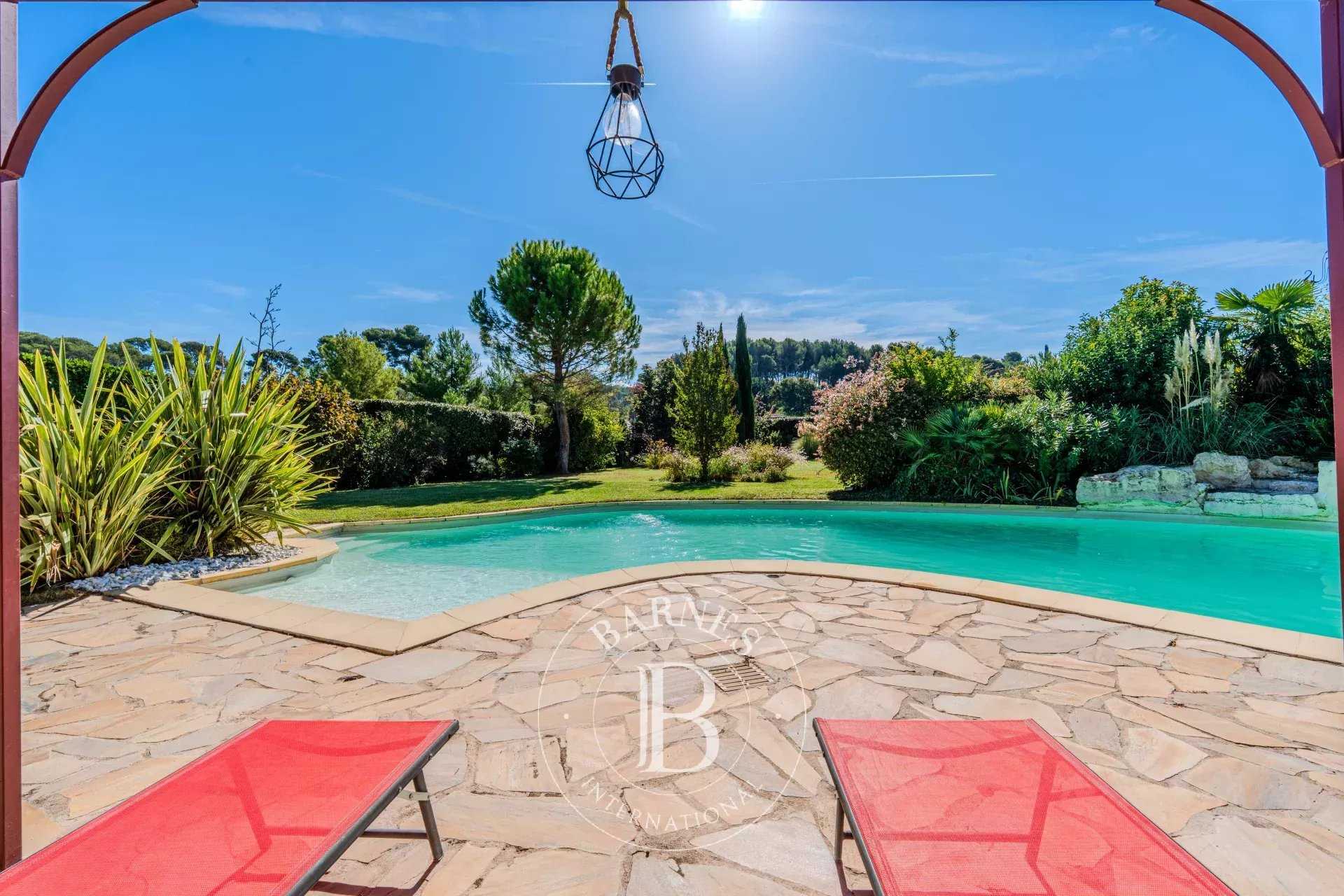 House Aix-en-Provence  -  ref 86342877 (picture 2)