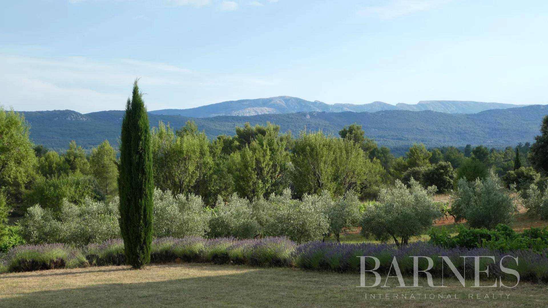 Property Aix-en-Provence  -  ref 5852994 (picture 2)