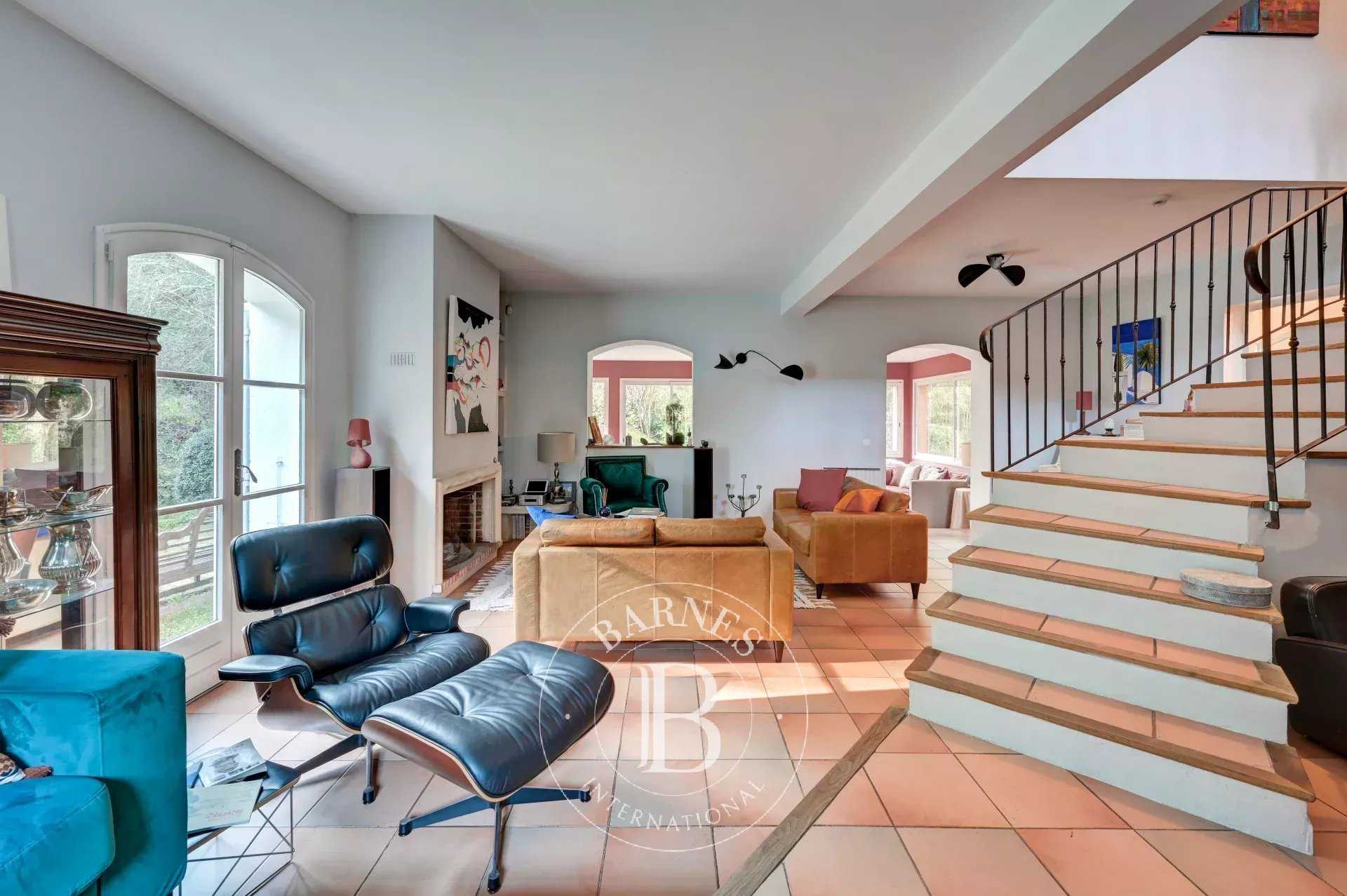 House Aix-en-Provence  -  ref 85393109 (picture 2)