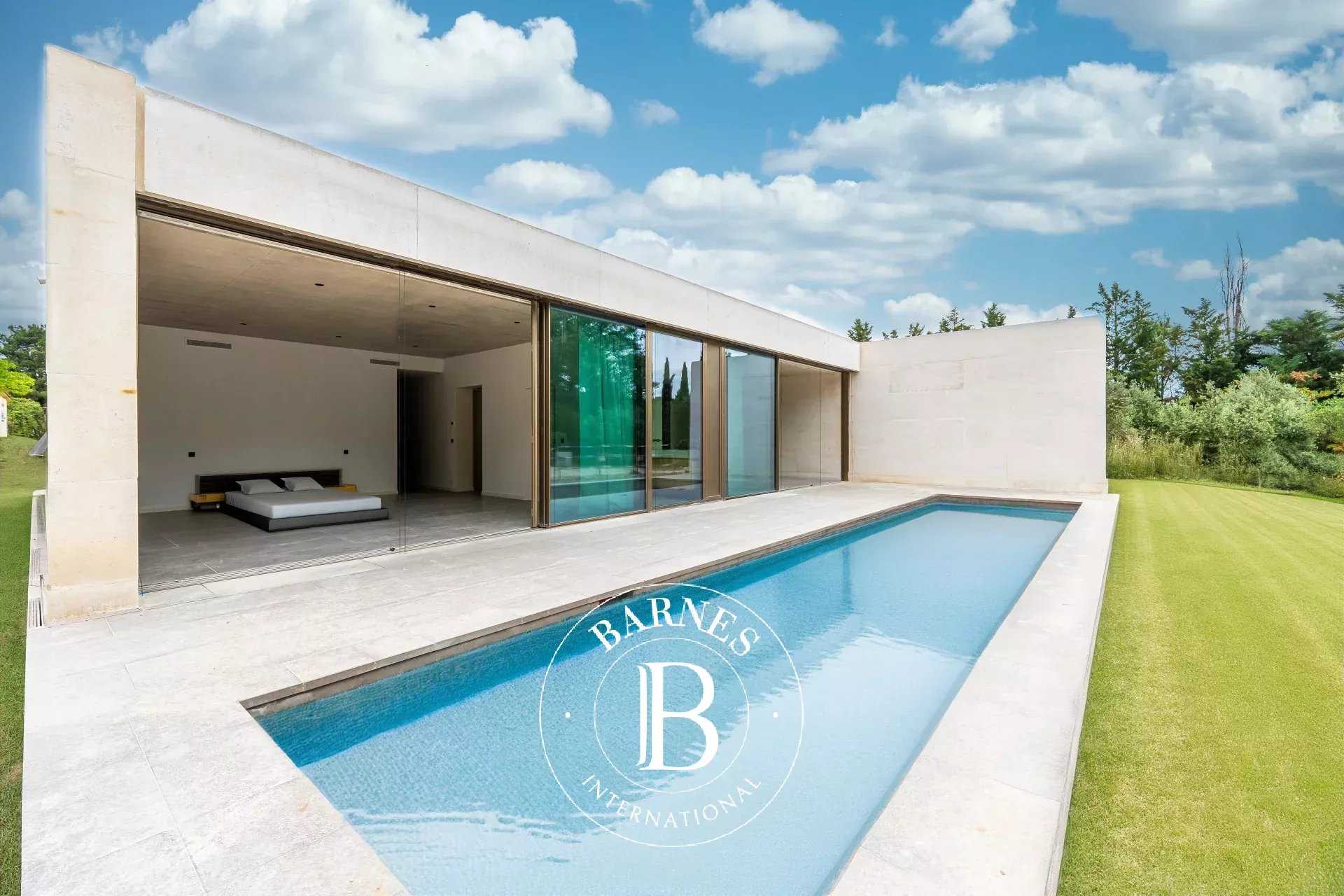 Villa Aix-en-Provence  -  ref 85018323 (picture 1)