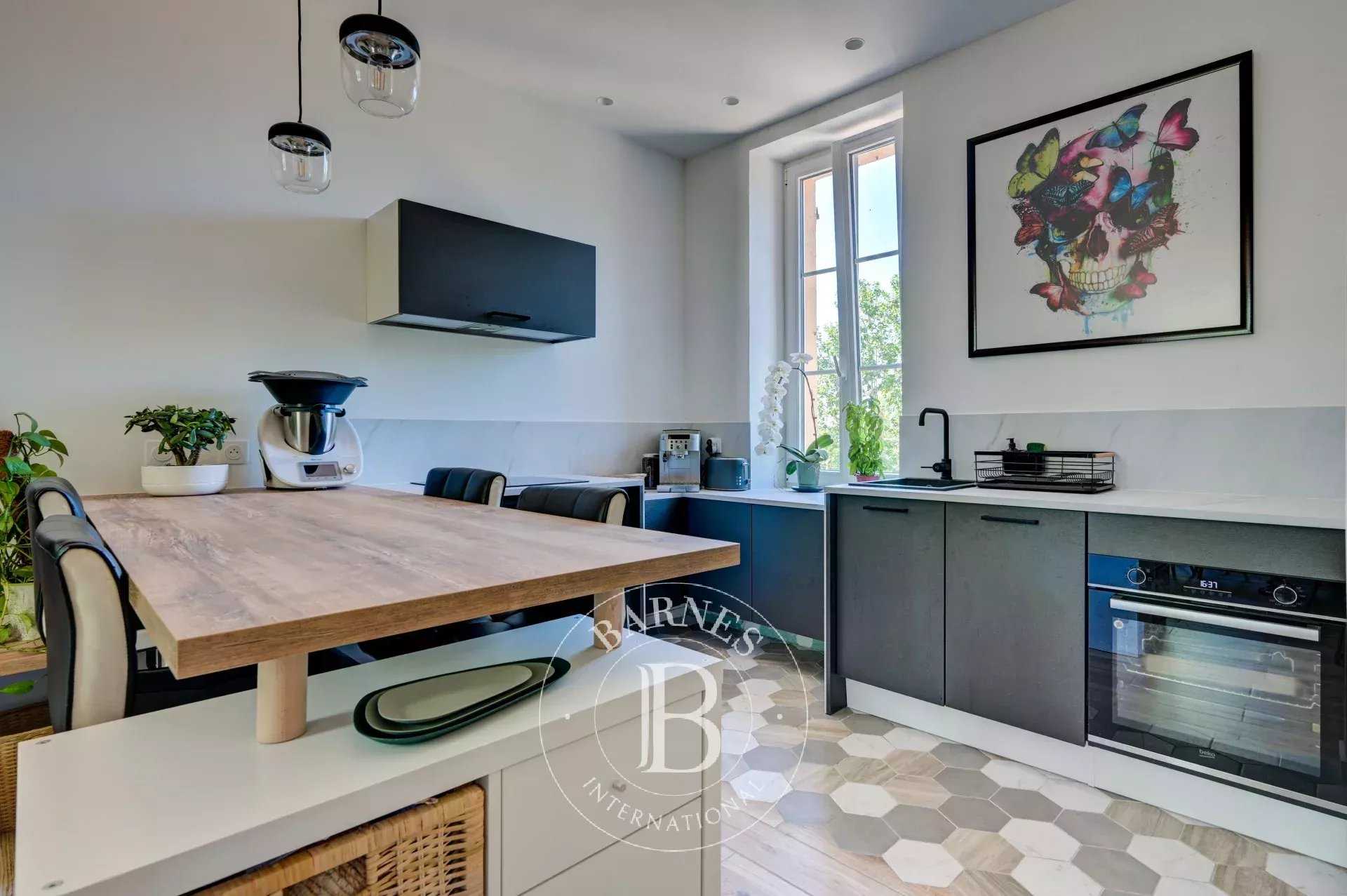 Apartment Aix-en-Provence  -  ref 85106722 (picture 1)