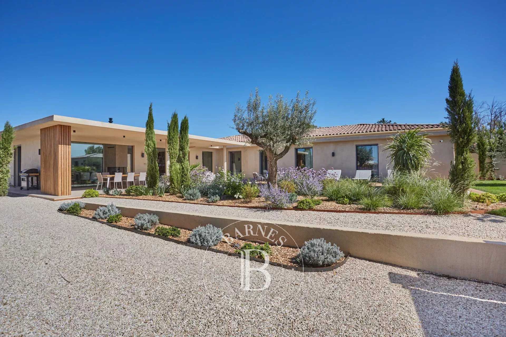 House Aix-en-Provence  -  ref 85976719 (picture 1)