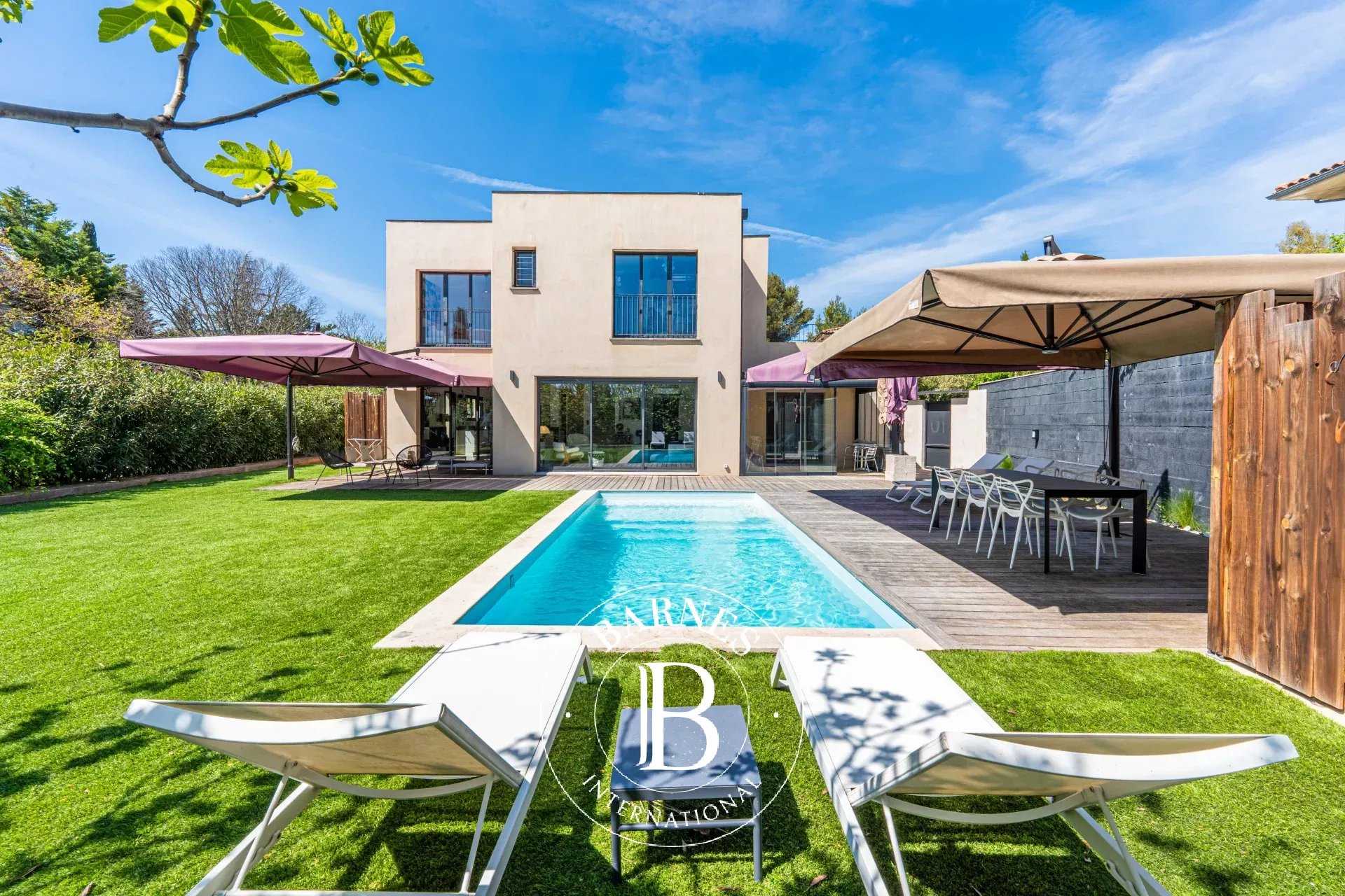 House Aix-en-Provence  -  ref 85855991 (picture 1)