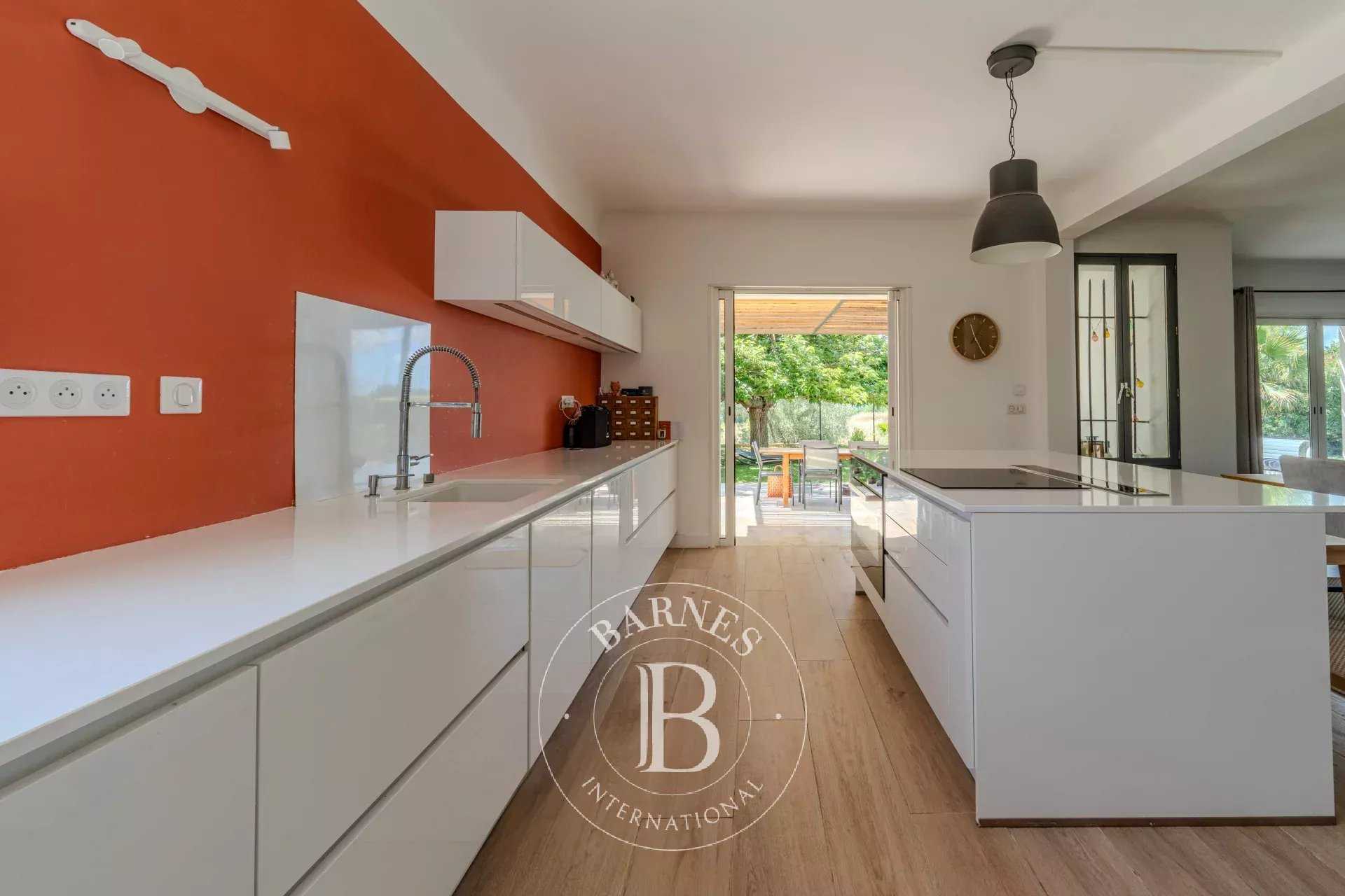 House Aix-en-Provence  -  ref 84917278 (picture 2)