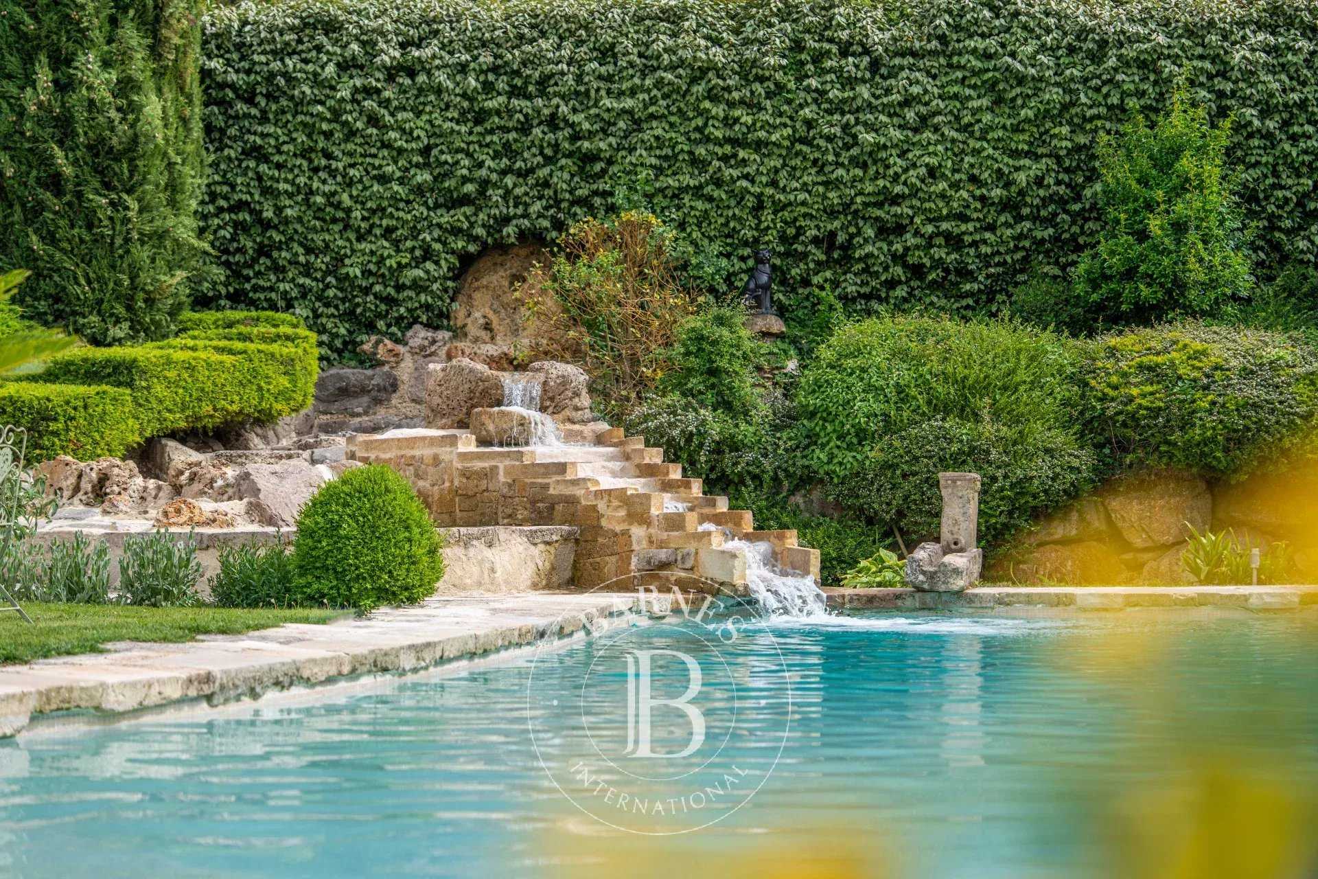 House Aix-en-Provence  -  ref 85918916 (picture 1)