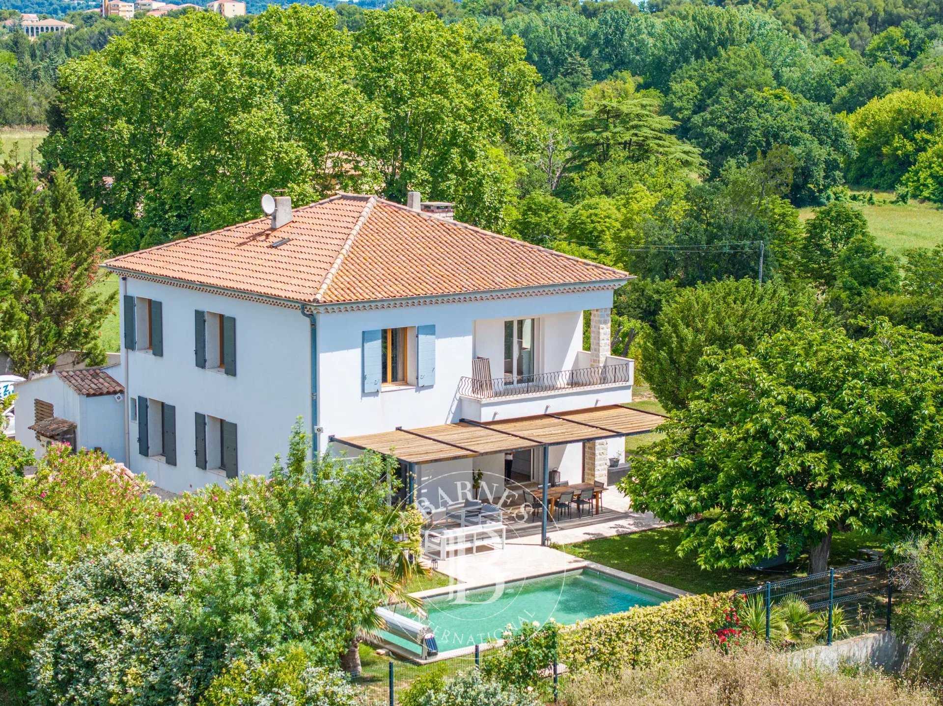 House Aix-en-Provence  -  ref 84917278 (picture 1)