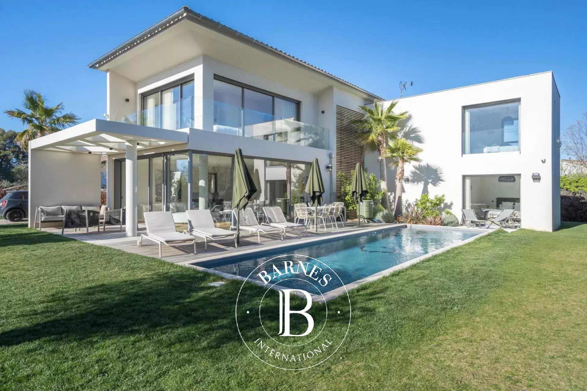 Villa Aix-en-Provence  -  ref 84949257 (picture 1)