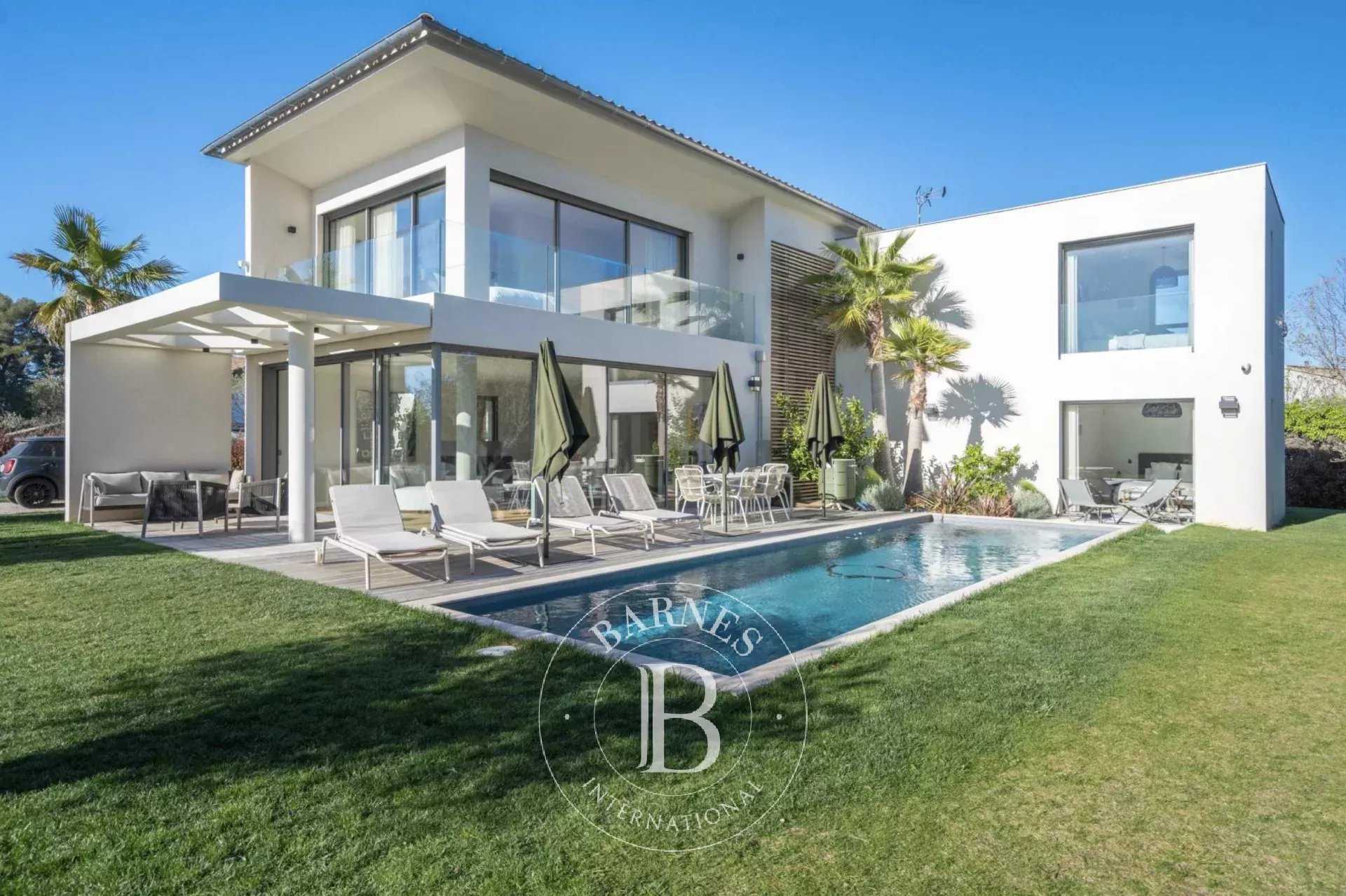 Villa Aix-en-Provence  -  ref 84949257 (picture 1)