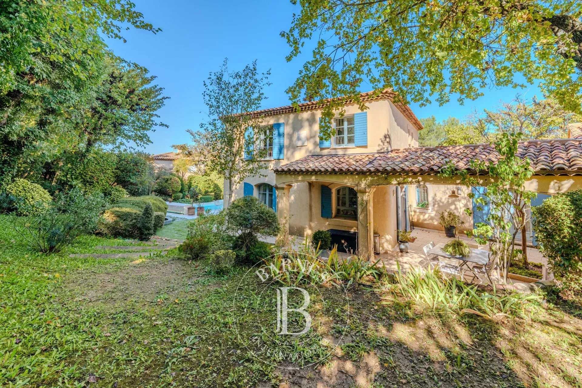 House Aix-en-Provence  -  ref 85282104 (picture 1)